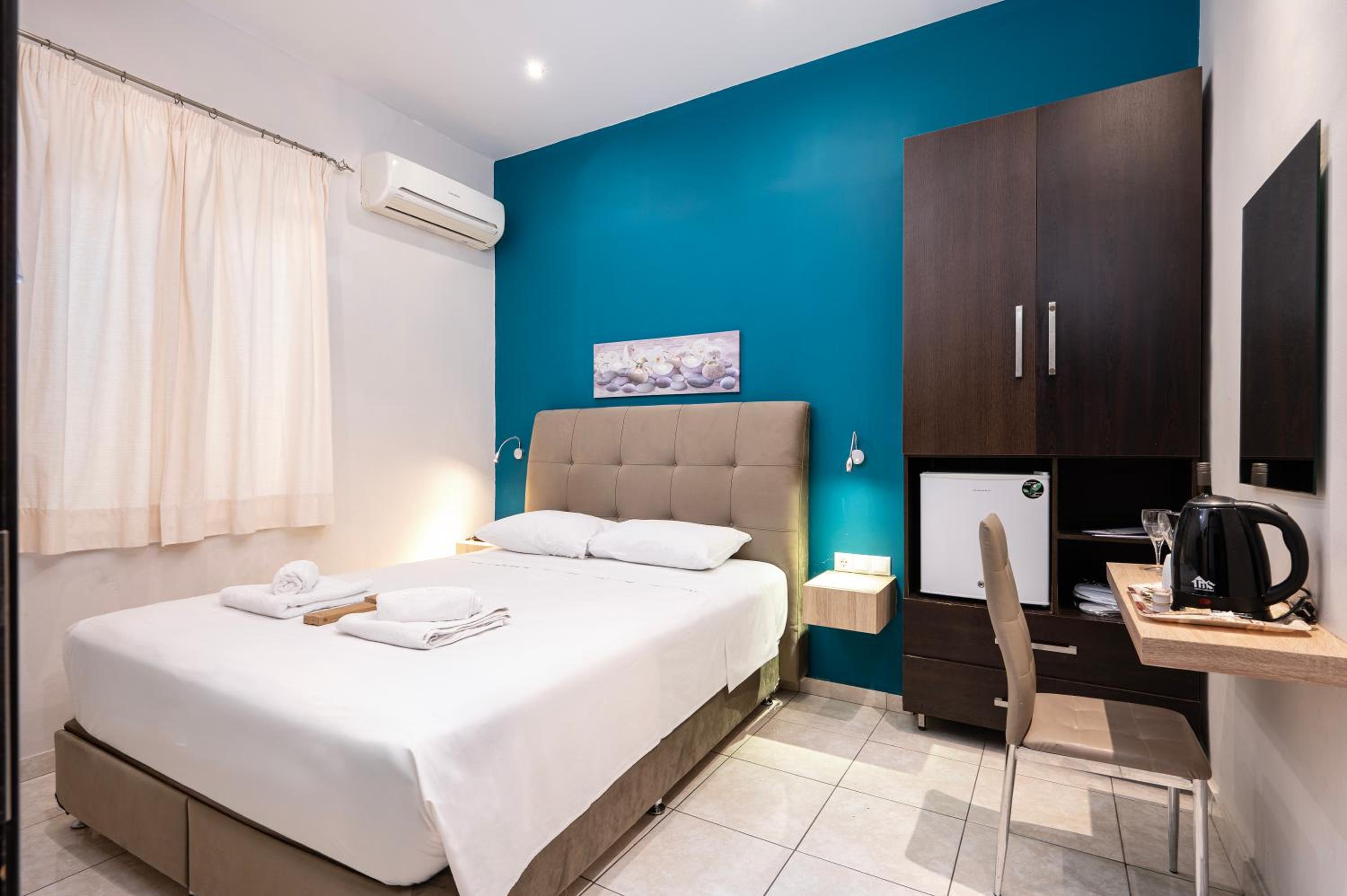 Economy Double Room with Window