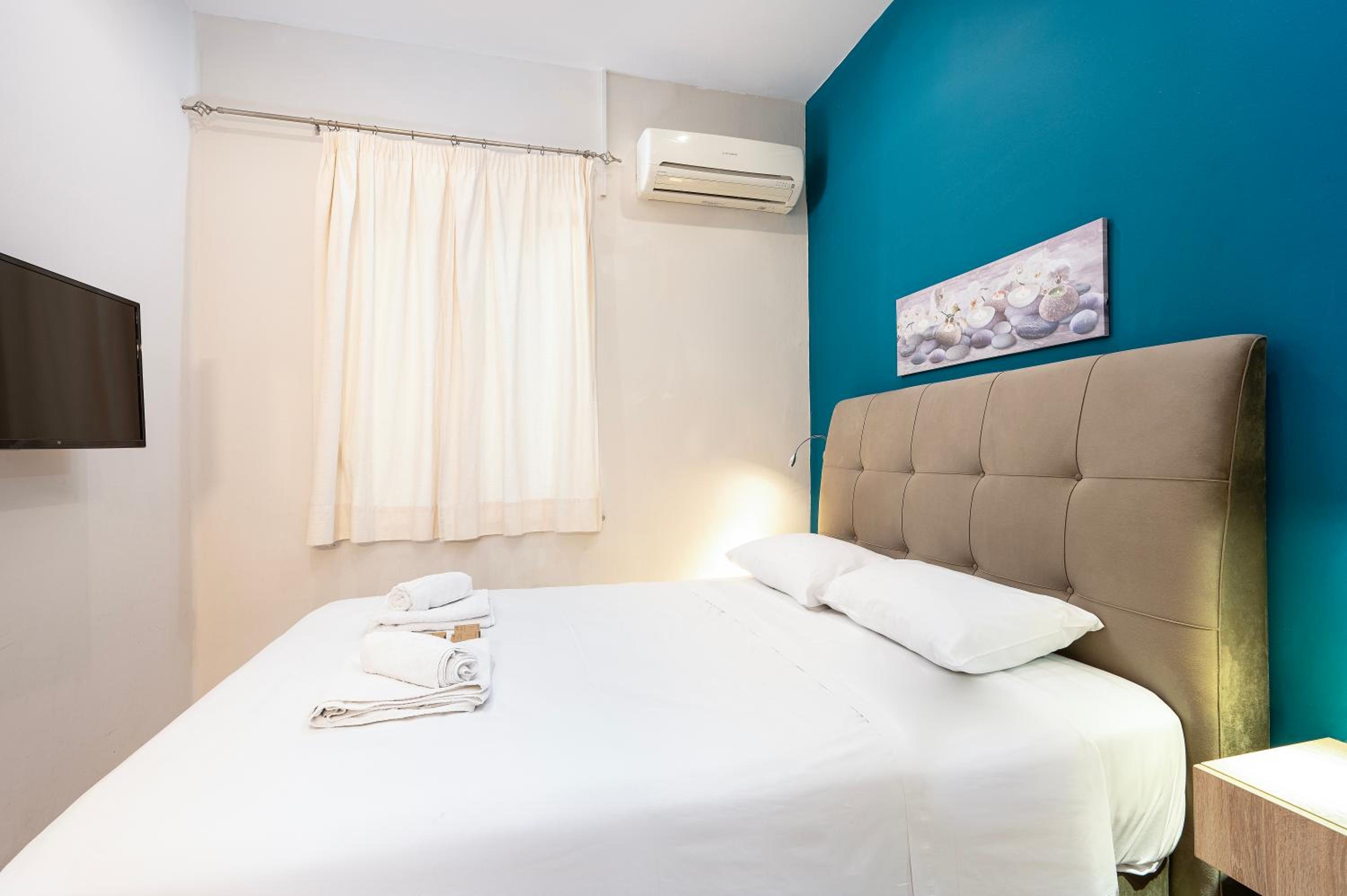 Economy Double Room with Window photo 3
