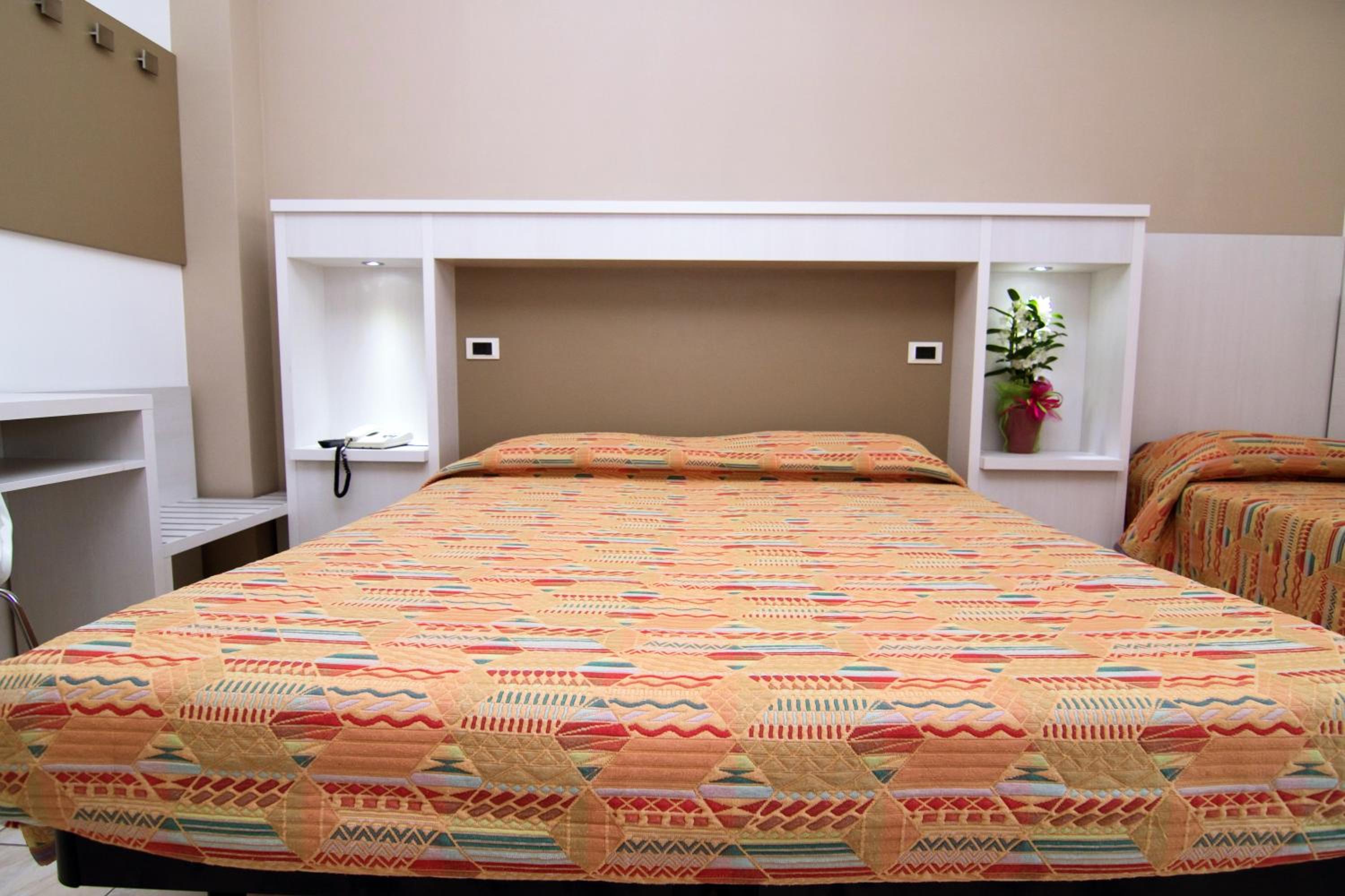 Quadruple Room - Photo 1
