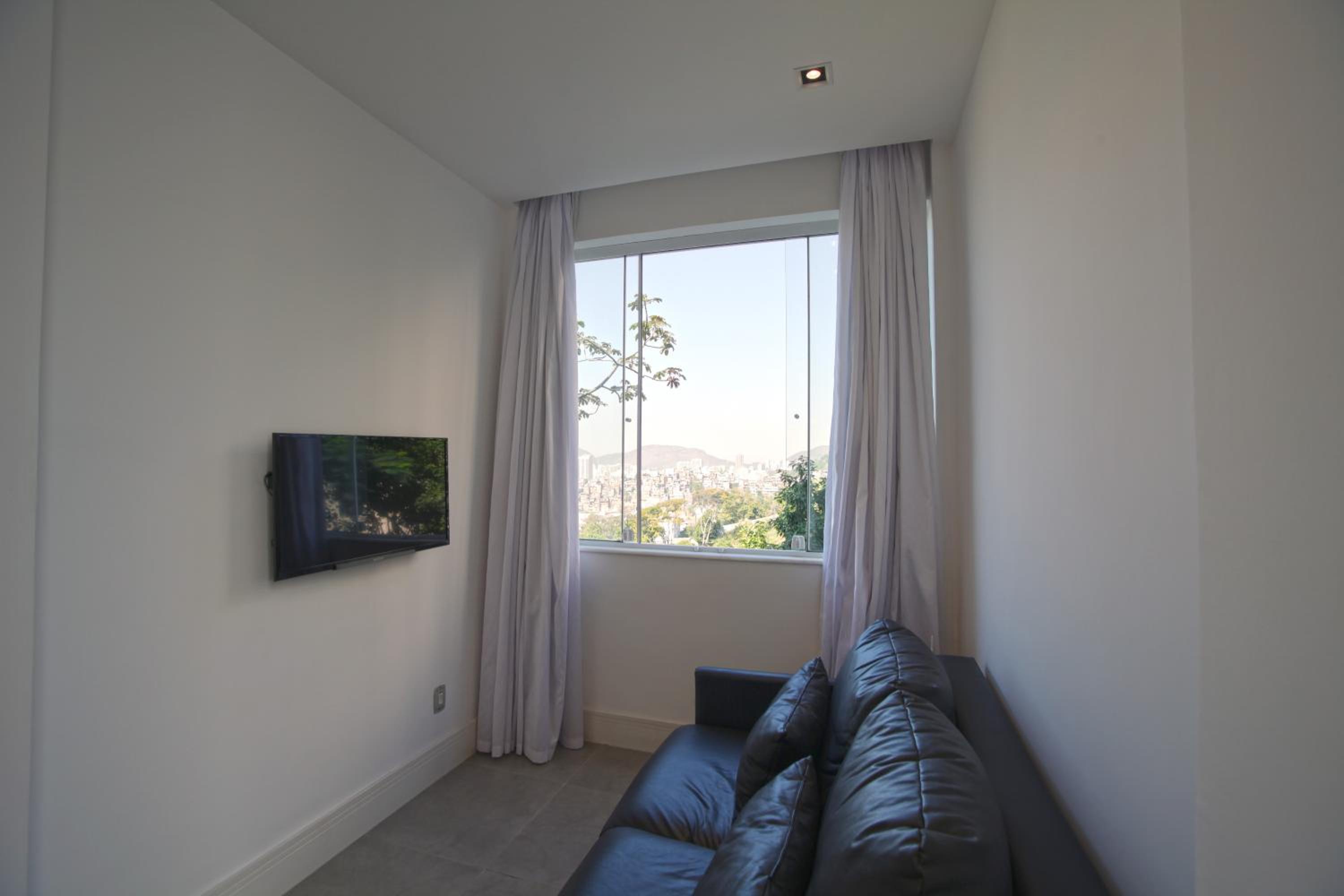 One-Bedroom Apartment with Balcony and Mountain View