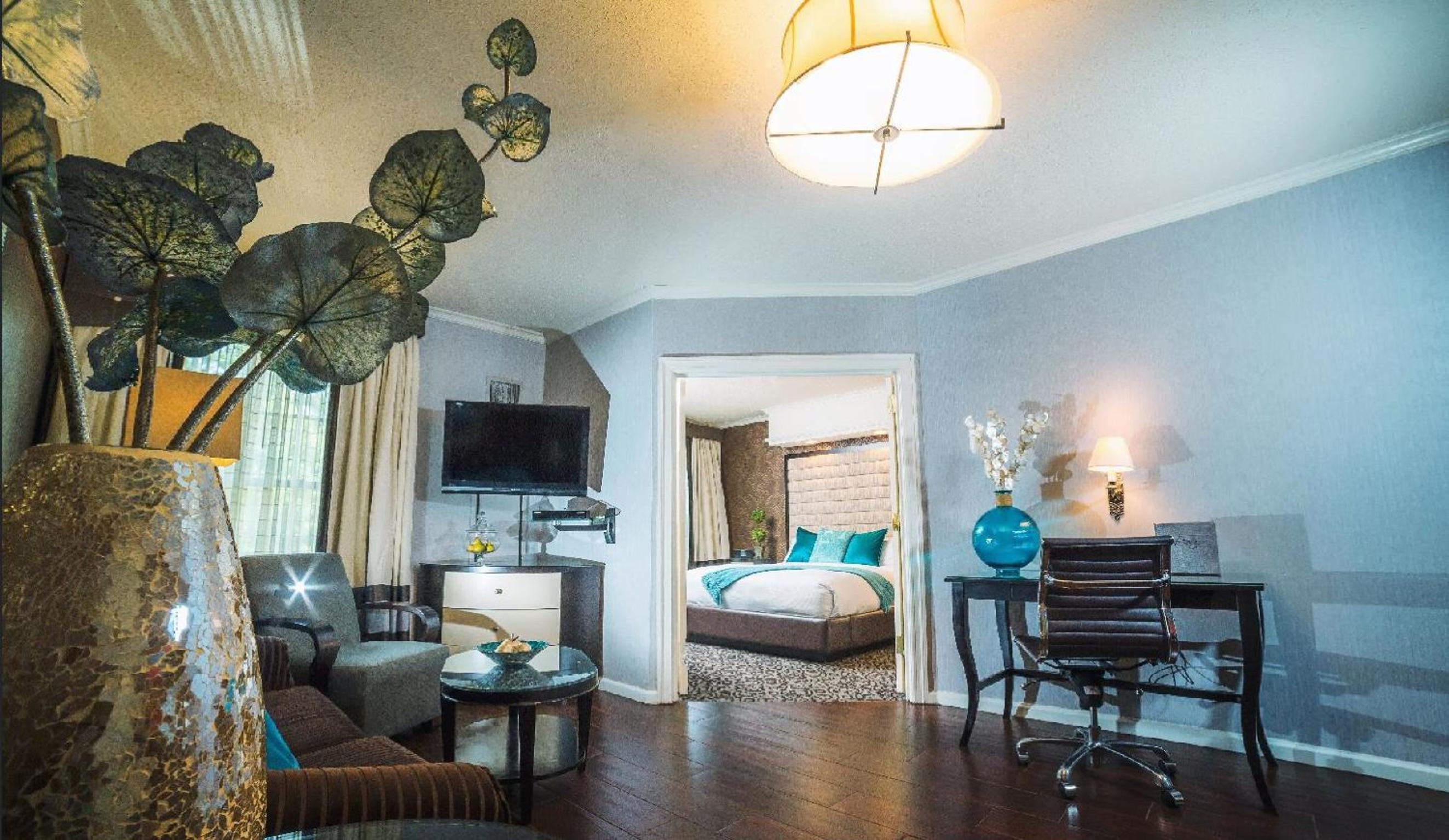 KING ONE BEDROOM SUITE - Photo 1