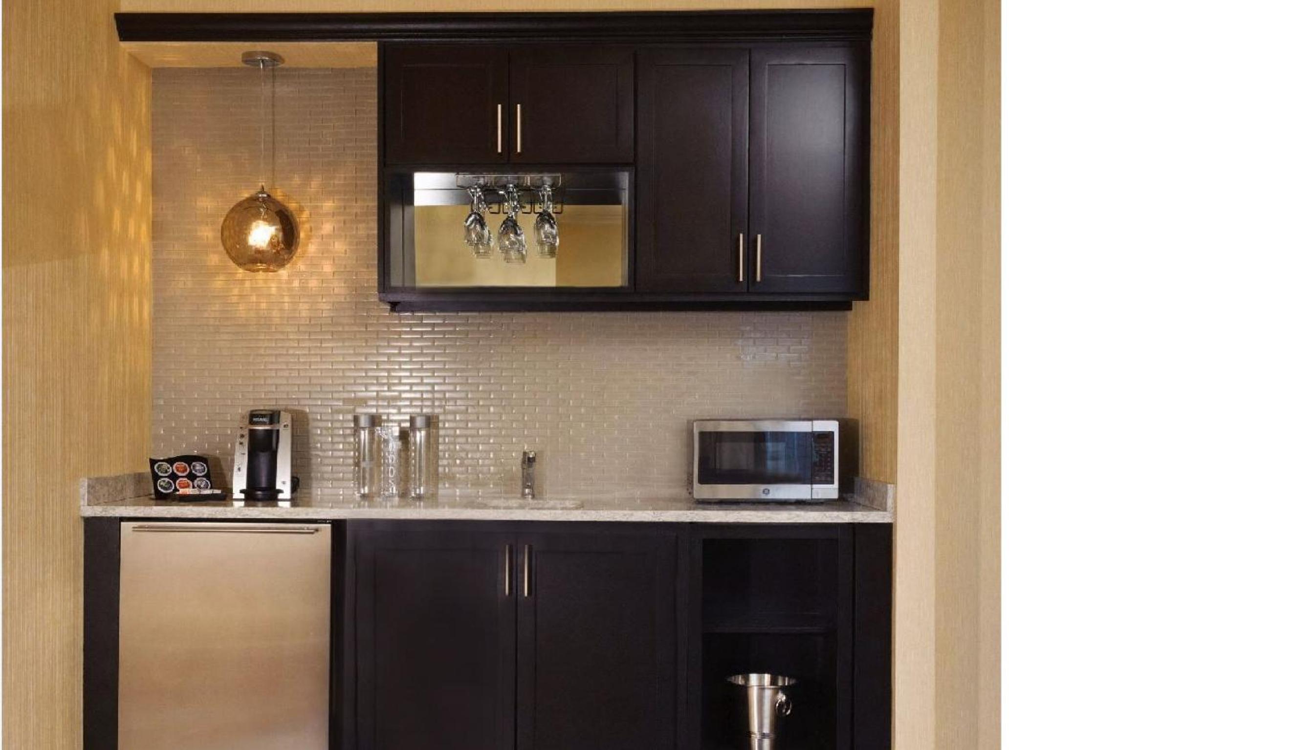 One Bedroom Accessible  - Photo 5