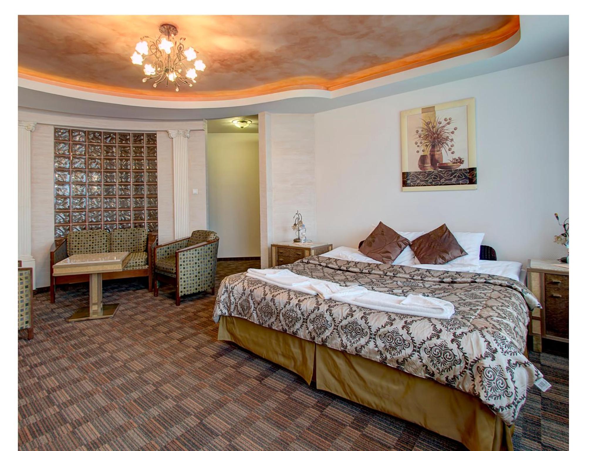 Apartment (2 Adults)