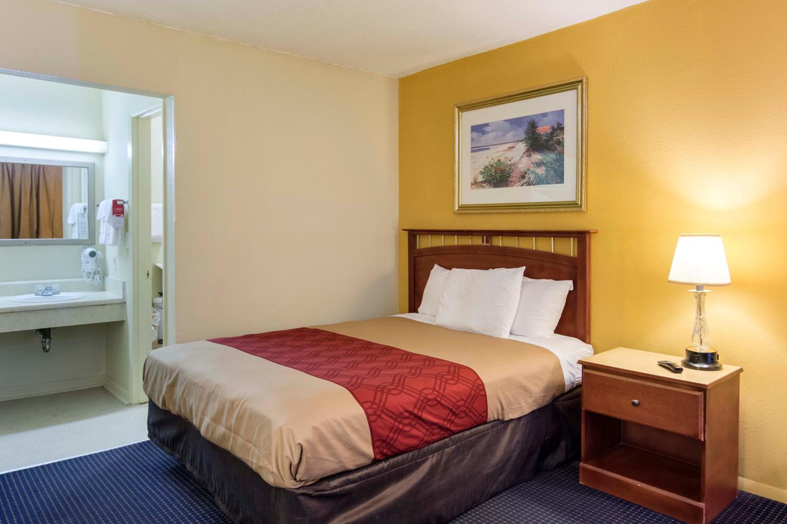 King Room - Non-Smoking - Photo 1