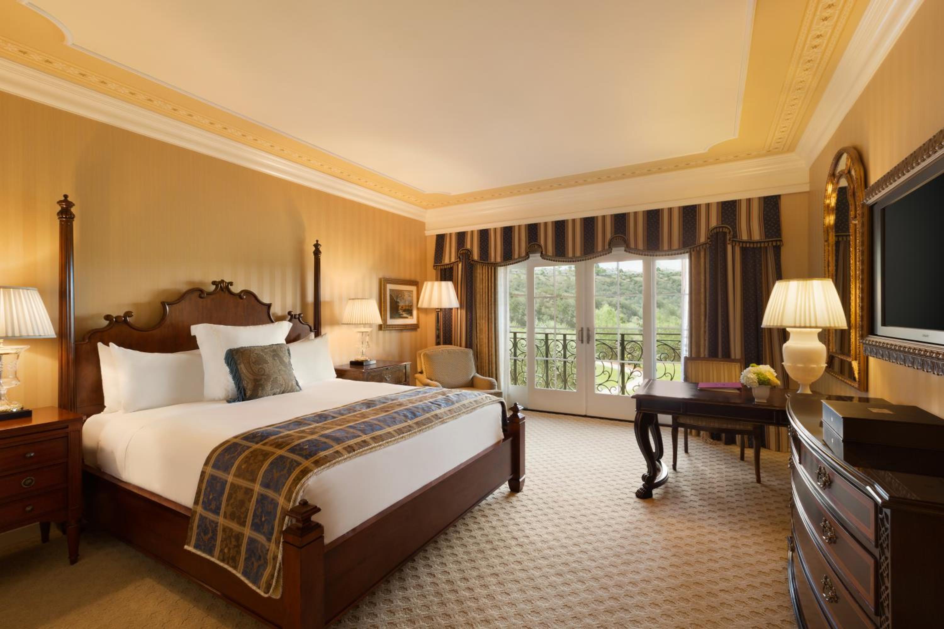 Fairmont King Room with Resort Views - Photo 2