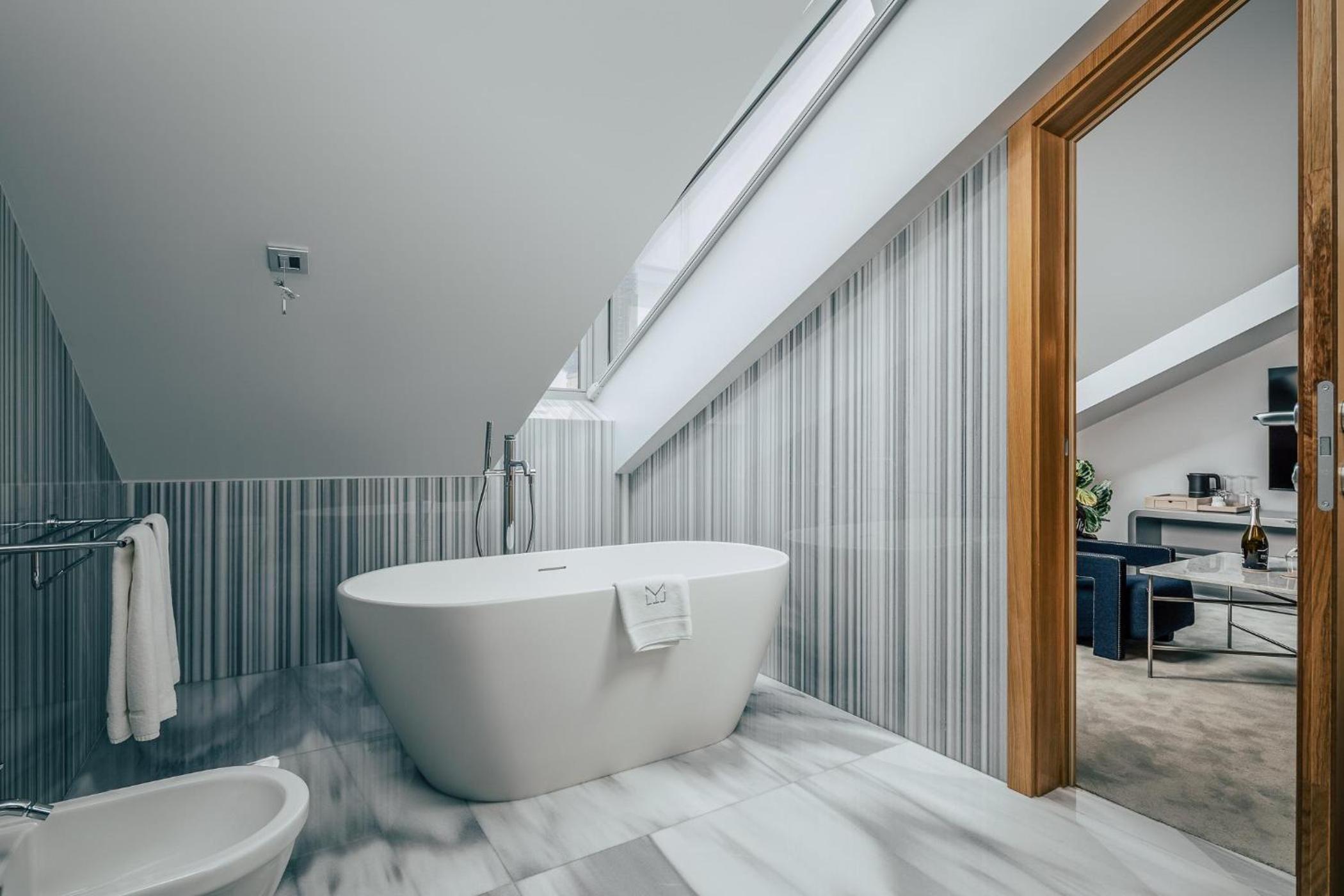 Deluxe Suite - Photo 4