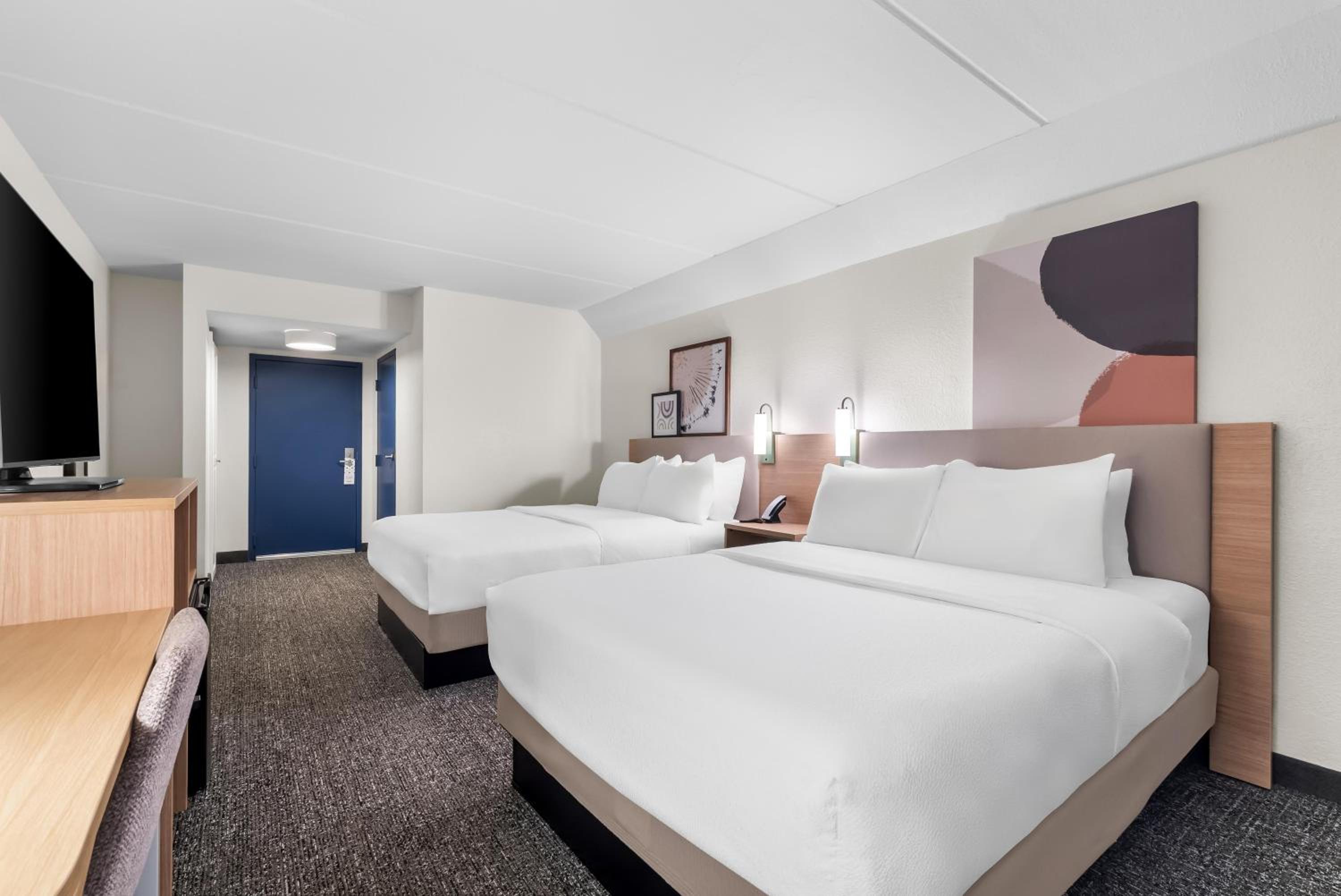 Queen Room with Two Queen Beds - Photo 1