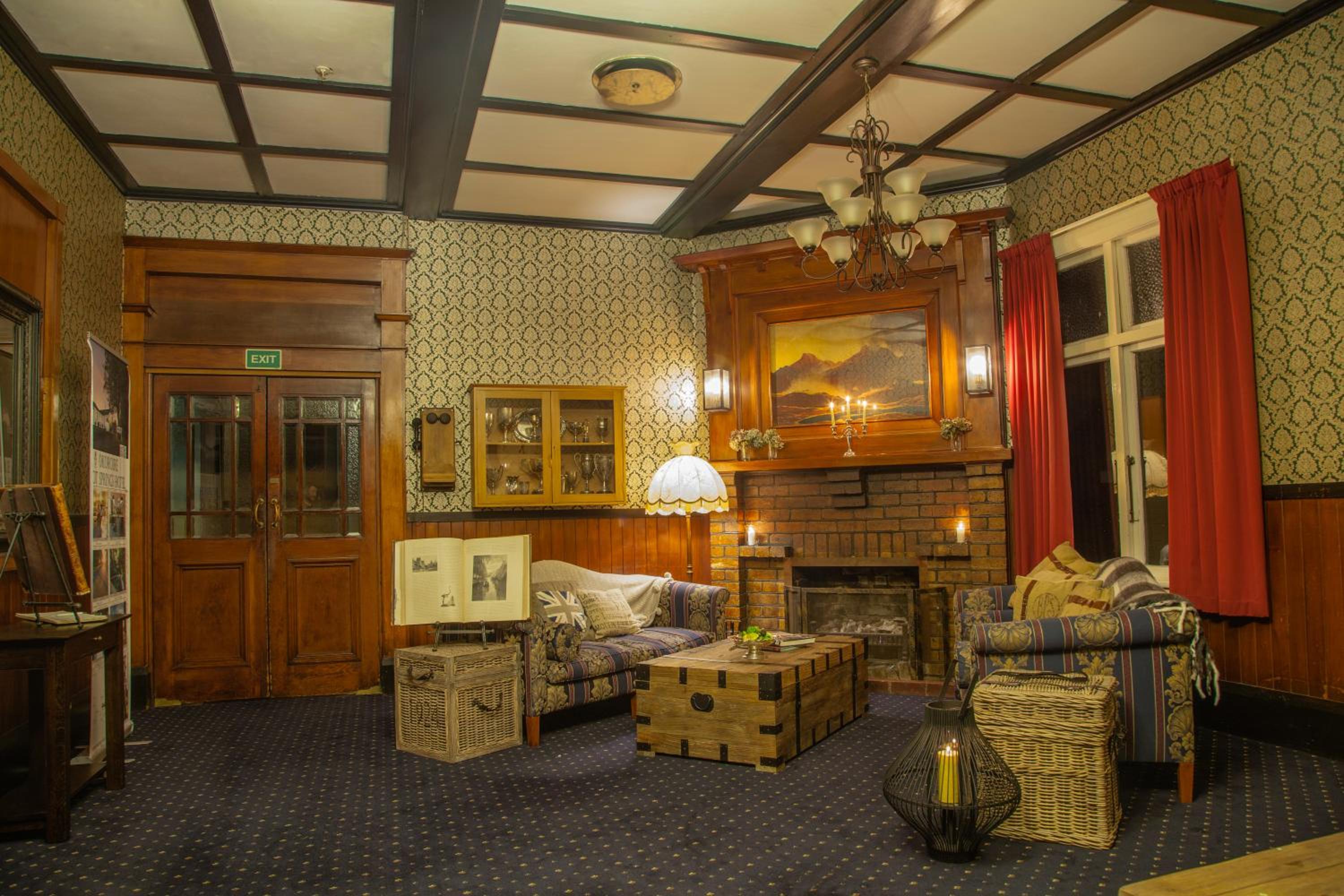 Queen Room - Heritage Wing photo 1