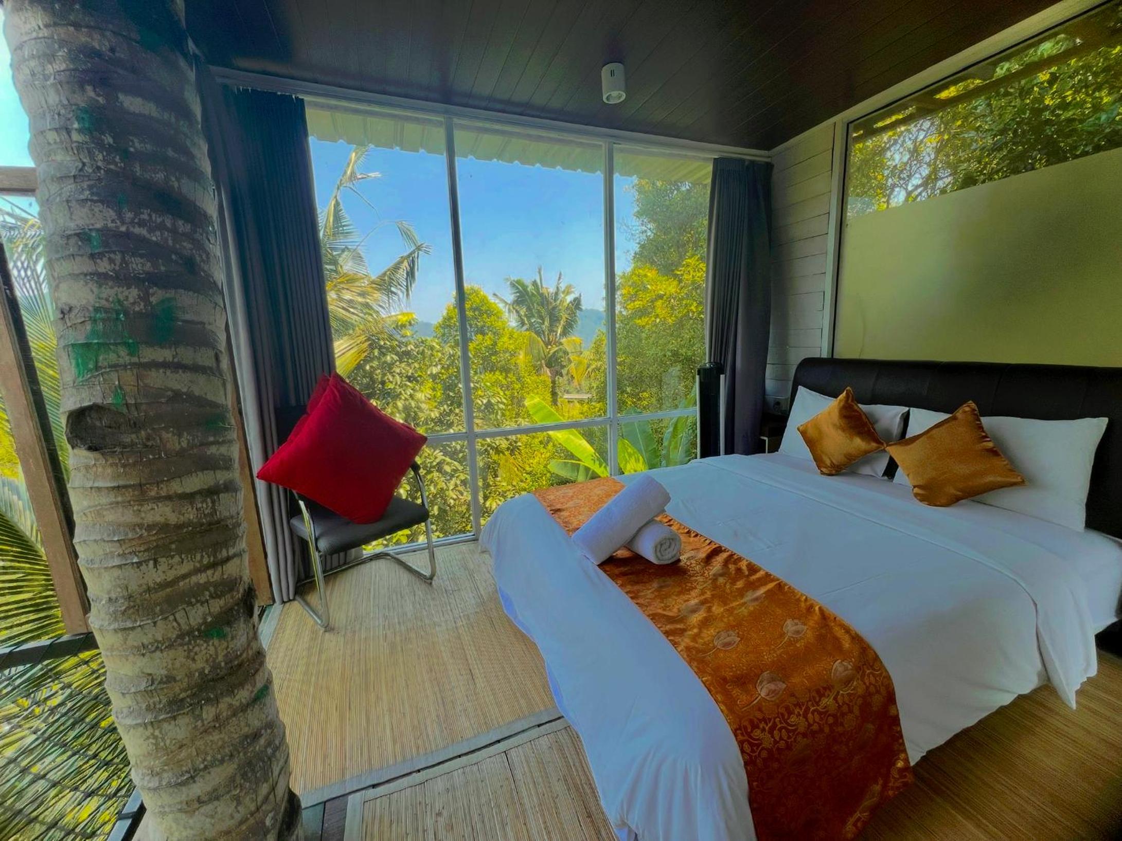 Two-Bedroom Bungalow - Photo 3