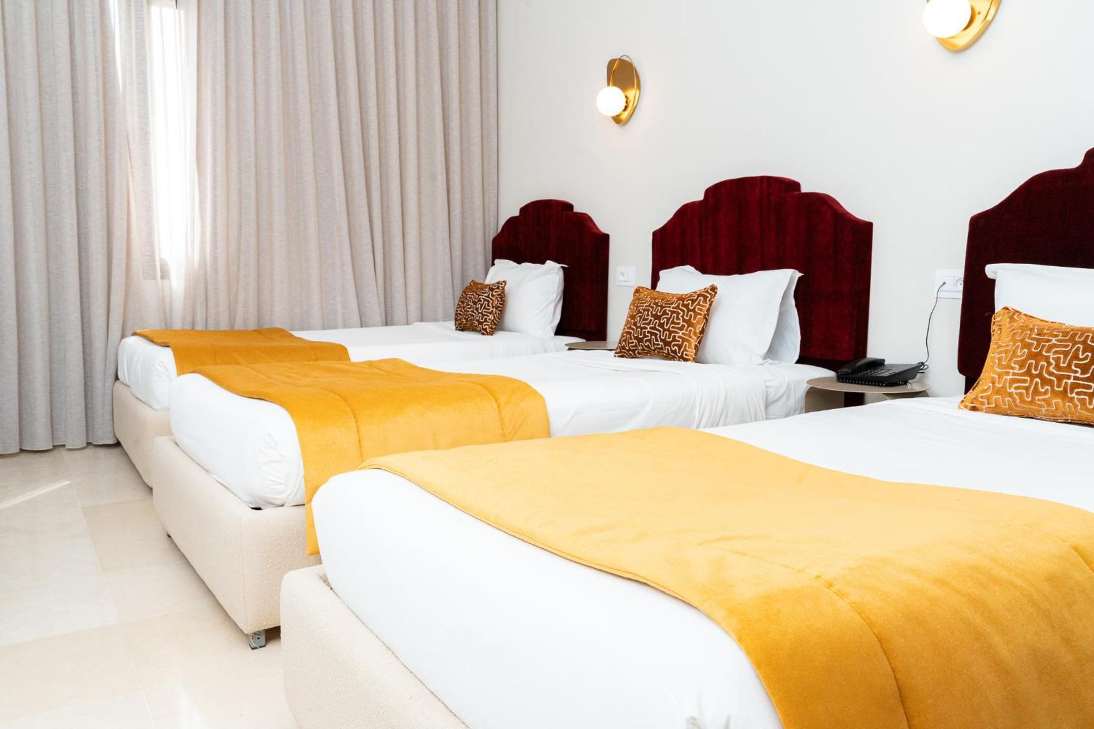 Deluxe Triple Room photo 2