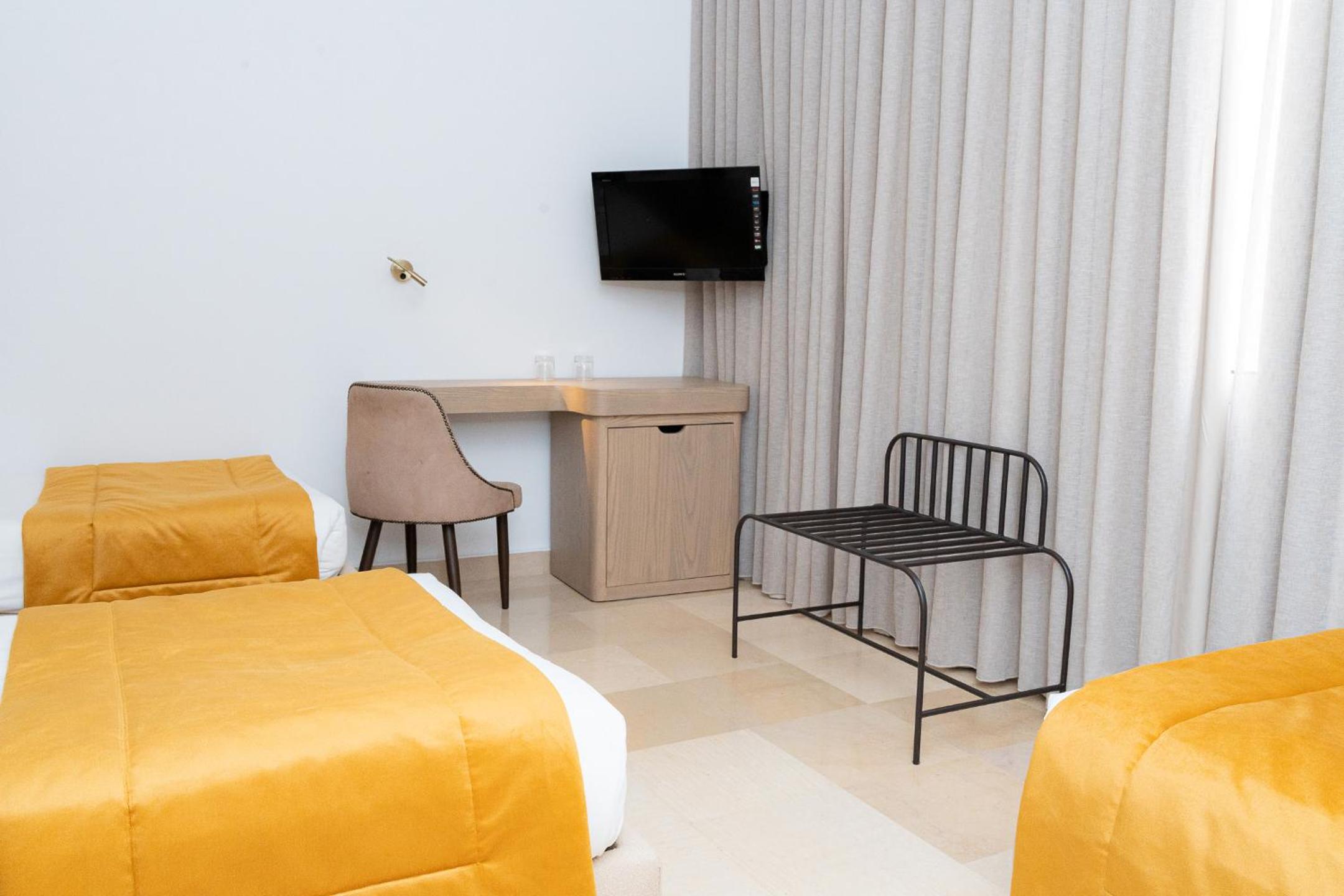 Deluxe Triple Room photo 3