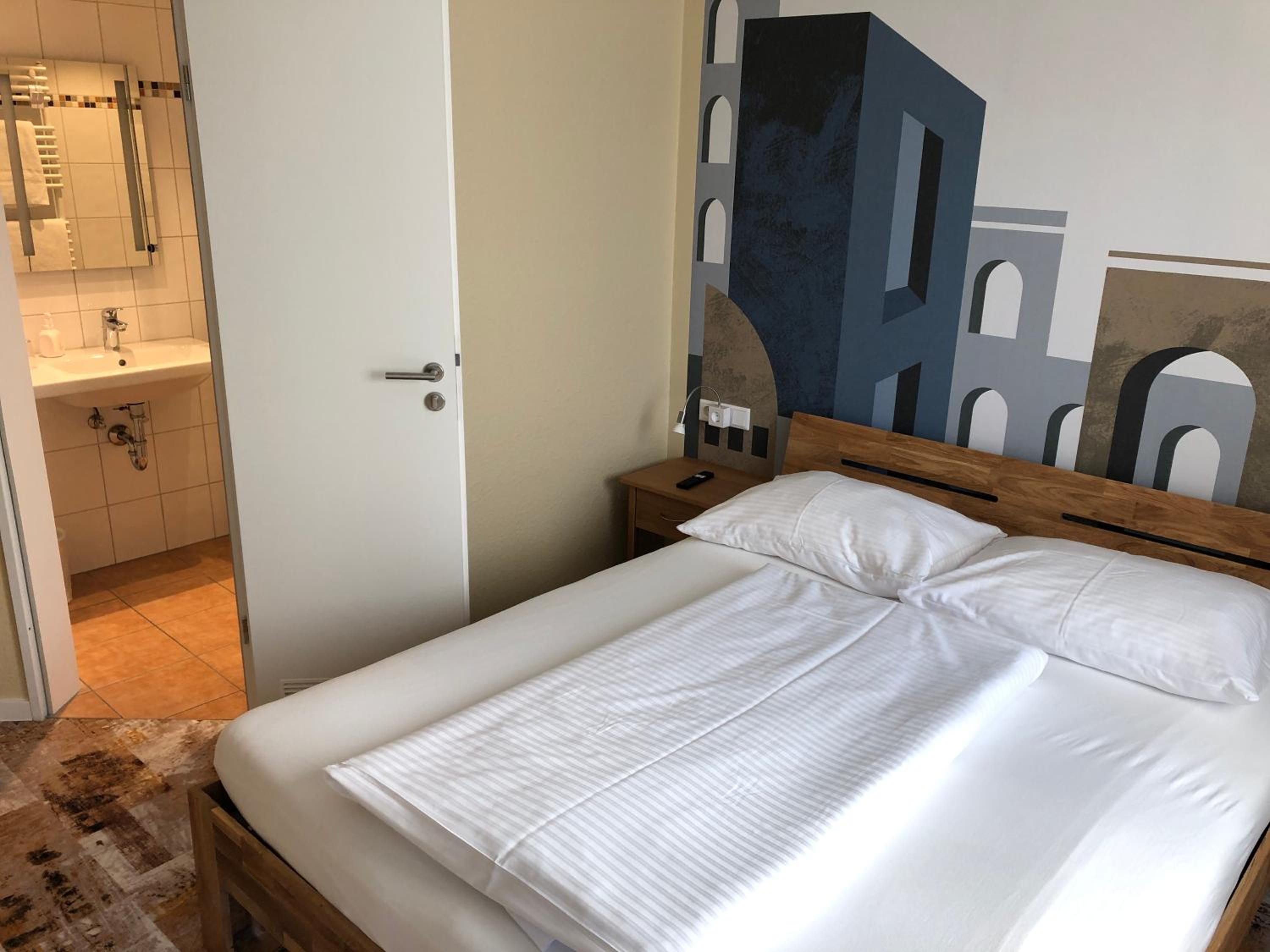 Classic One-Bedroom Apartment with King Bed