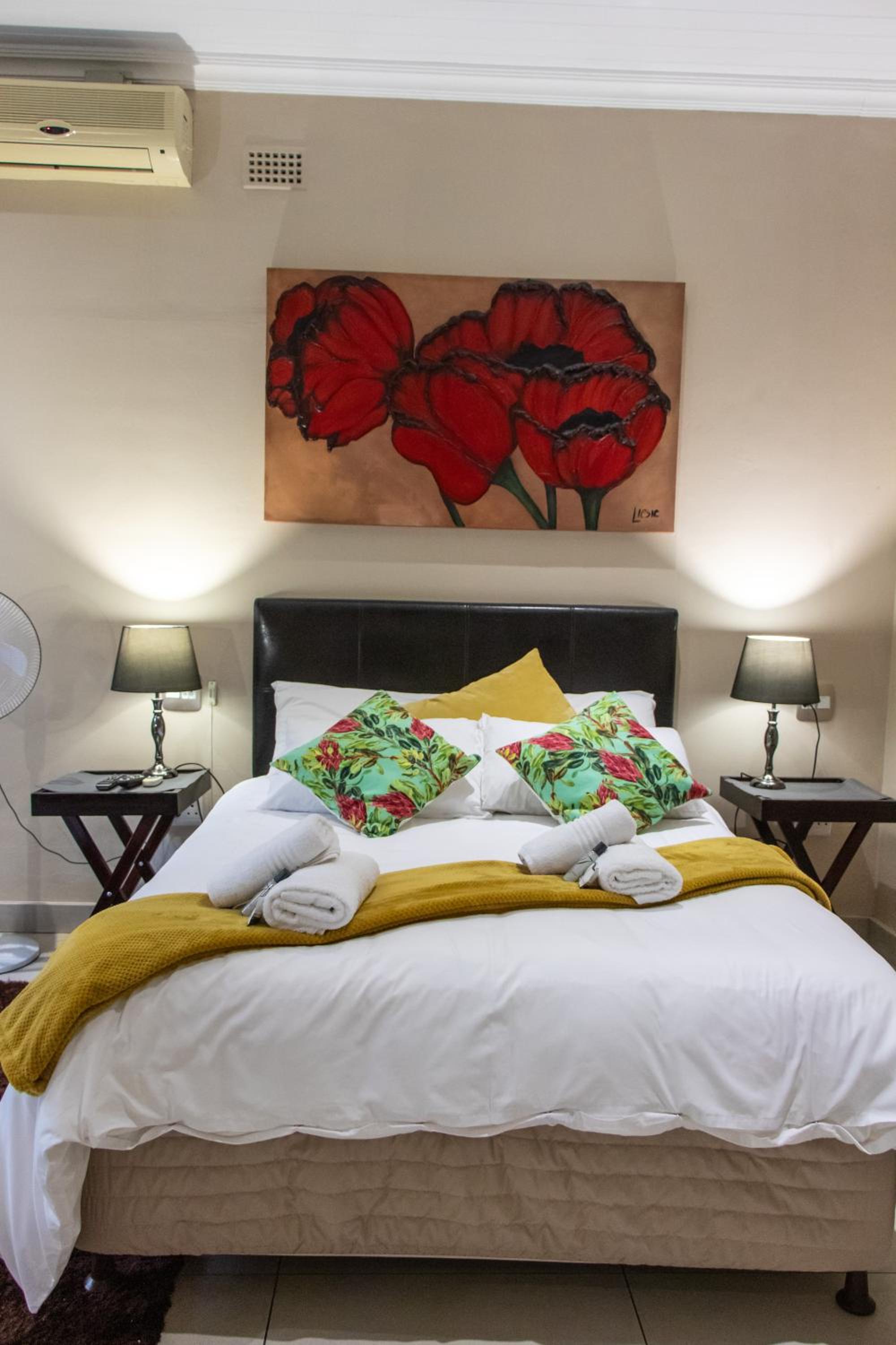 Standard Queen Room photo 2