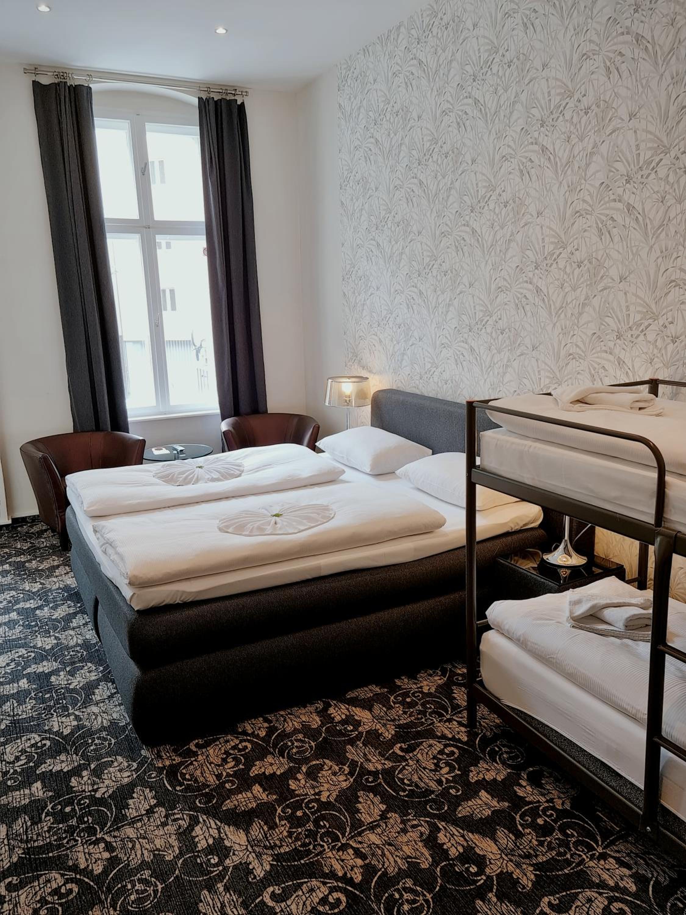 Deluxe Quadruple Room photo 1