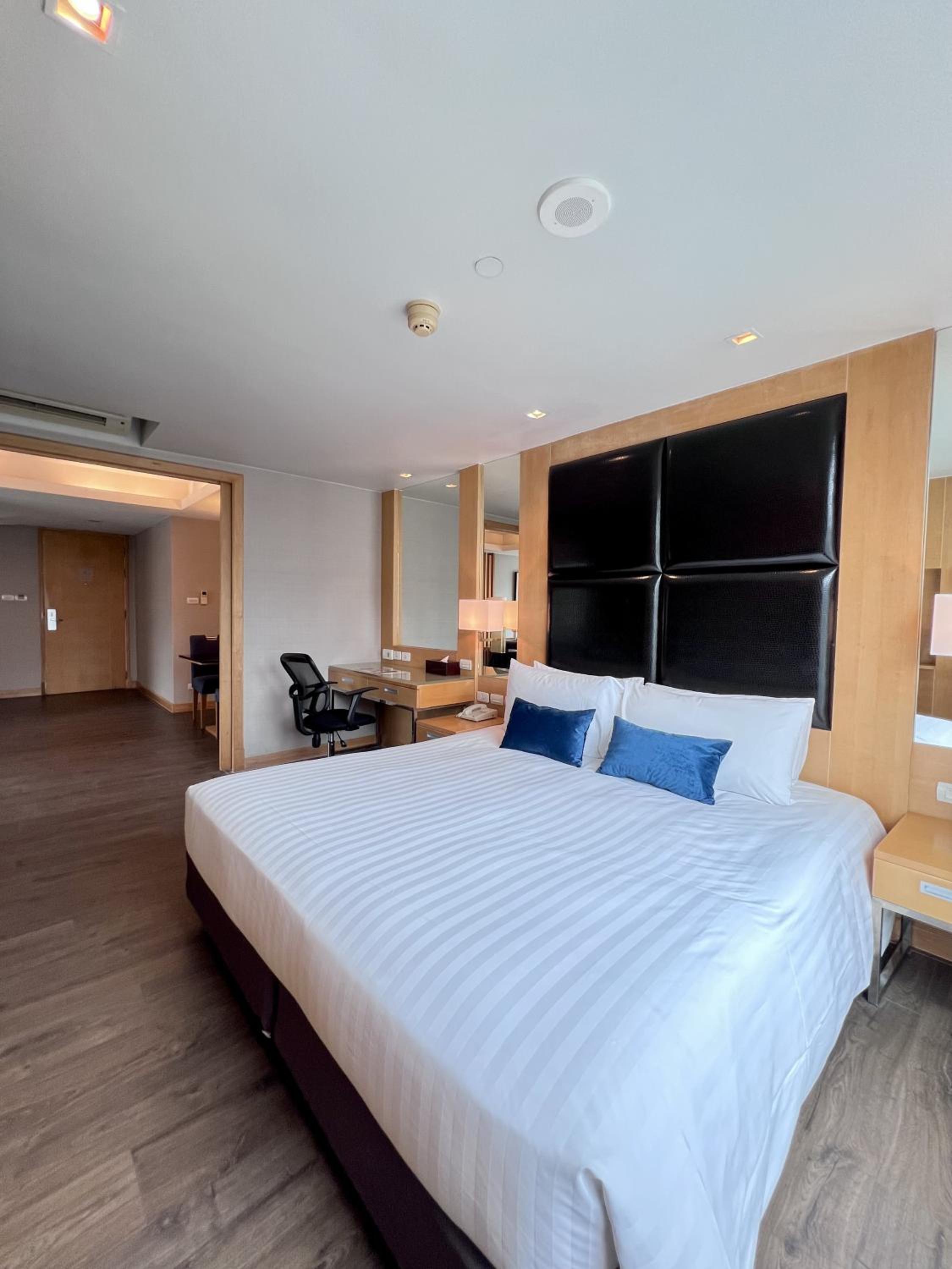 Executive Suite photo 2
