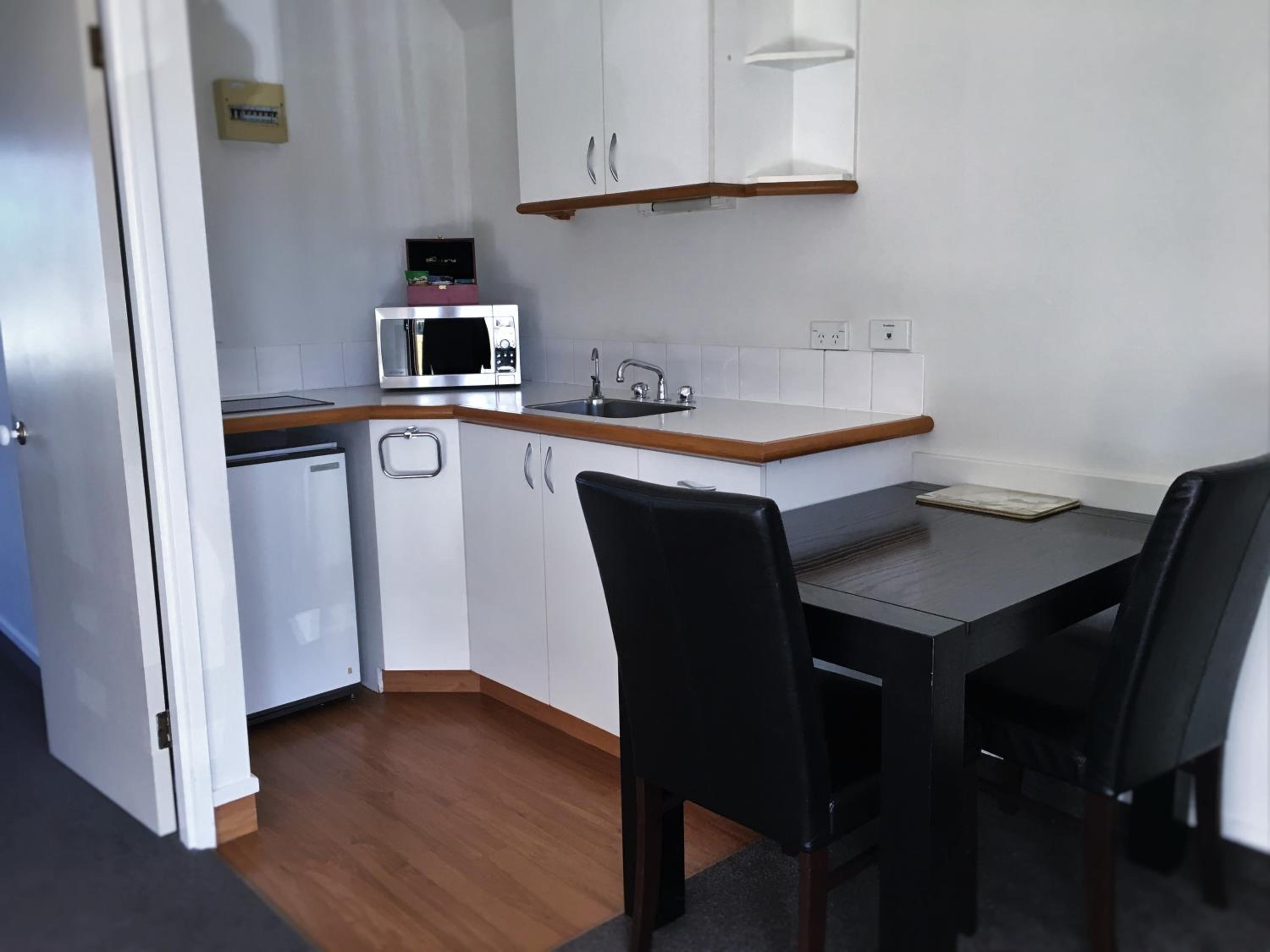 One-Bedroom Apartment - Photo 15