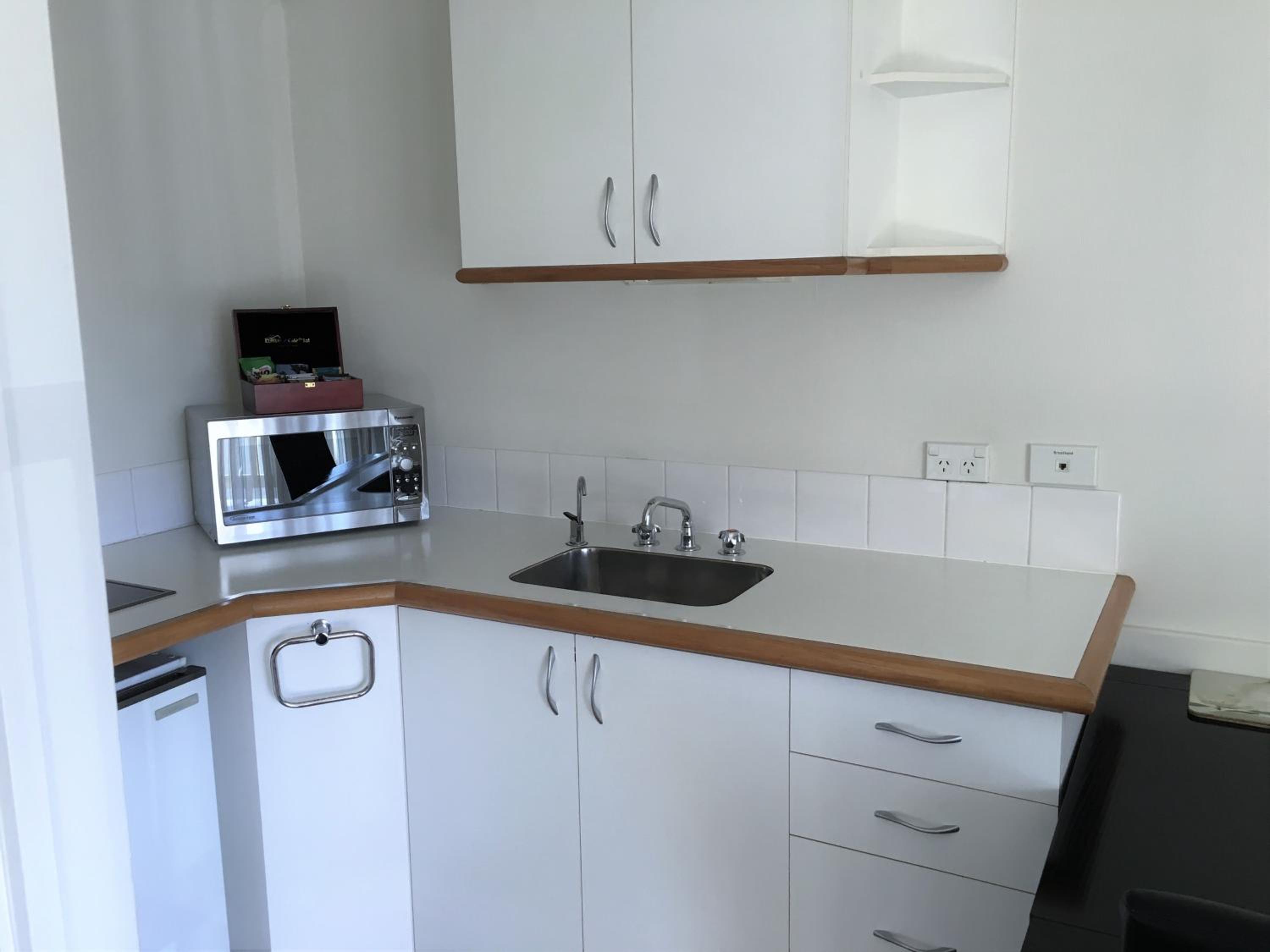 One-Bedroom Apartment - Photo 16