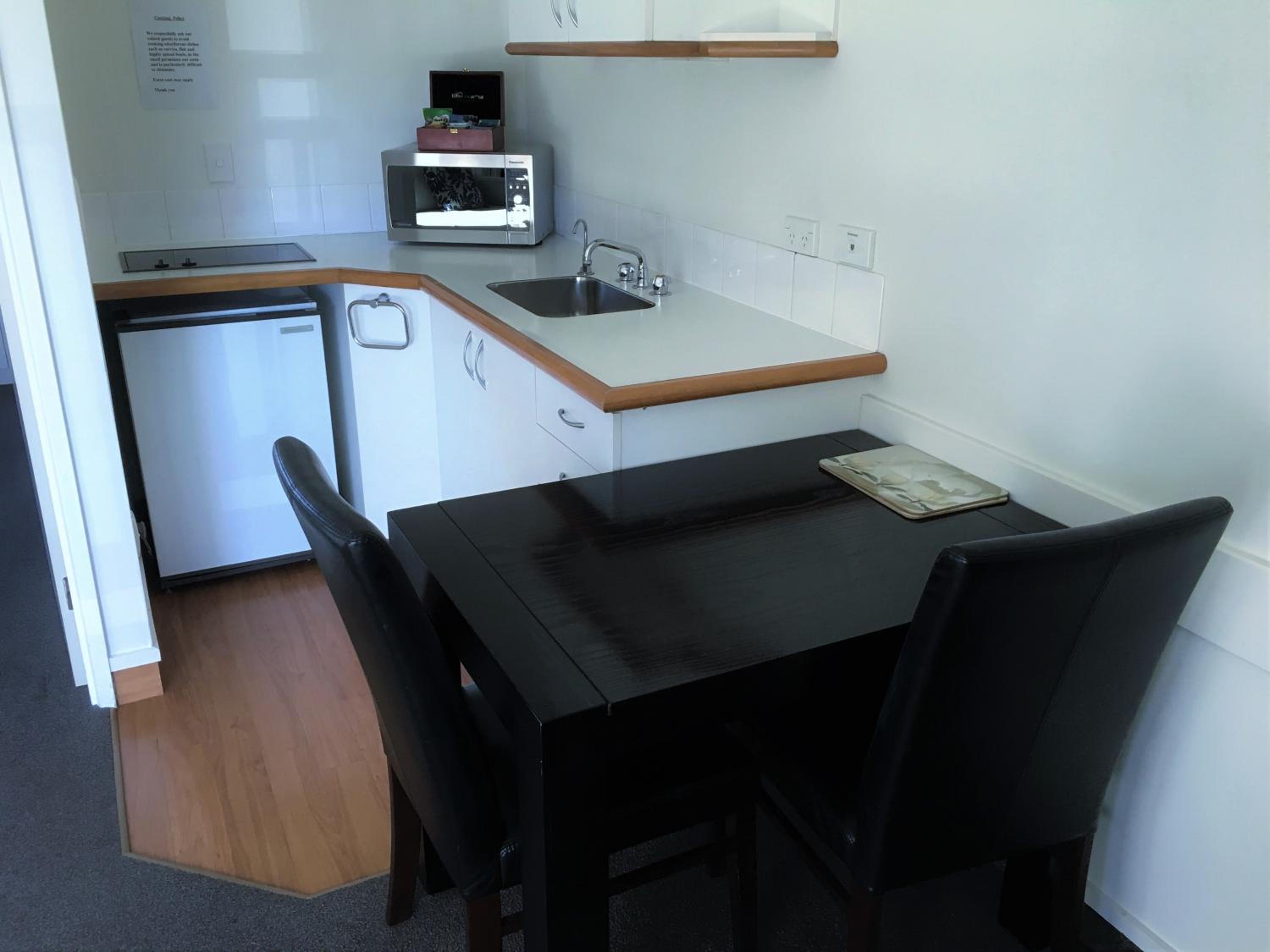 One-Bedroom Apartment - Photo 17