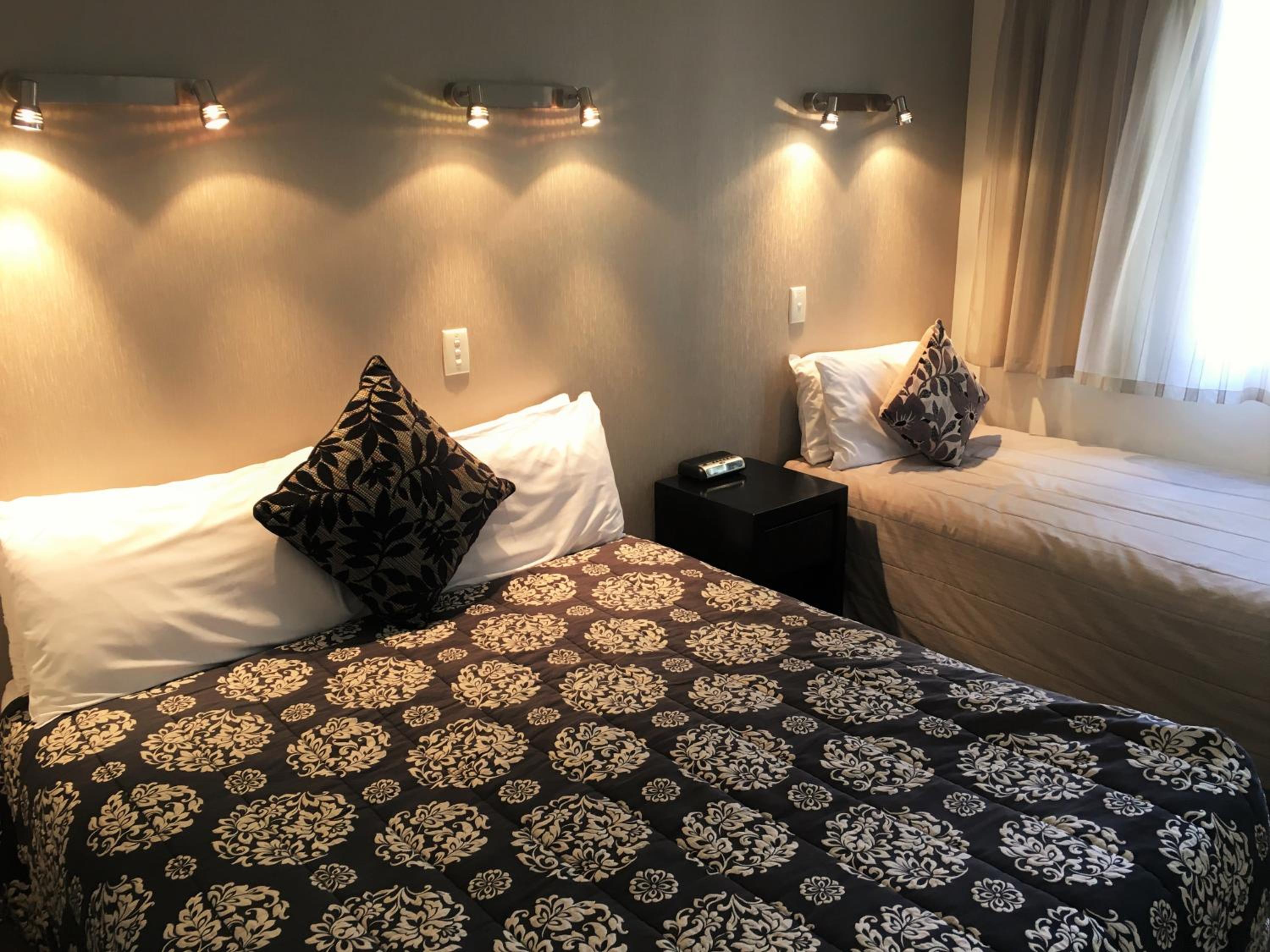 One-Bedroom Apartment - Photo 1