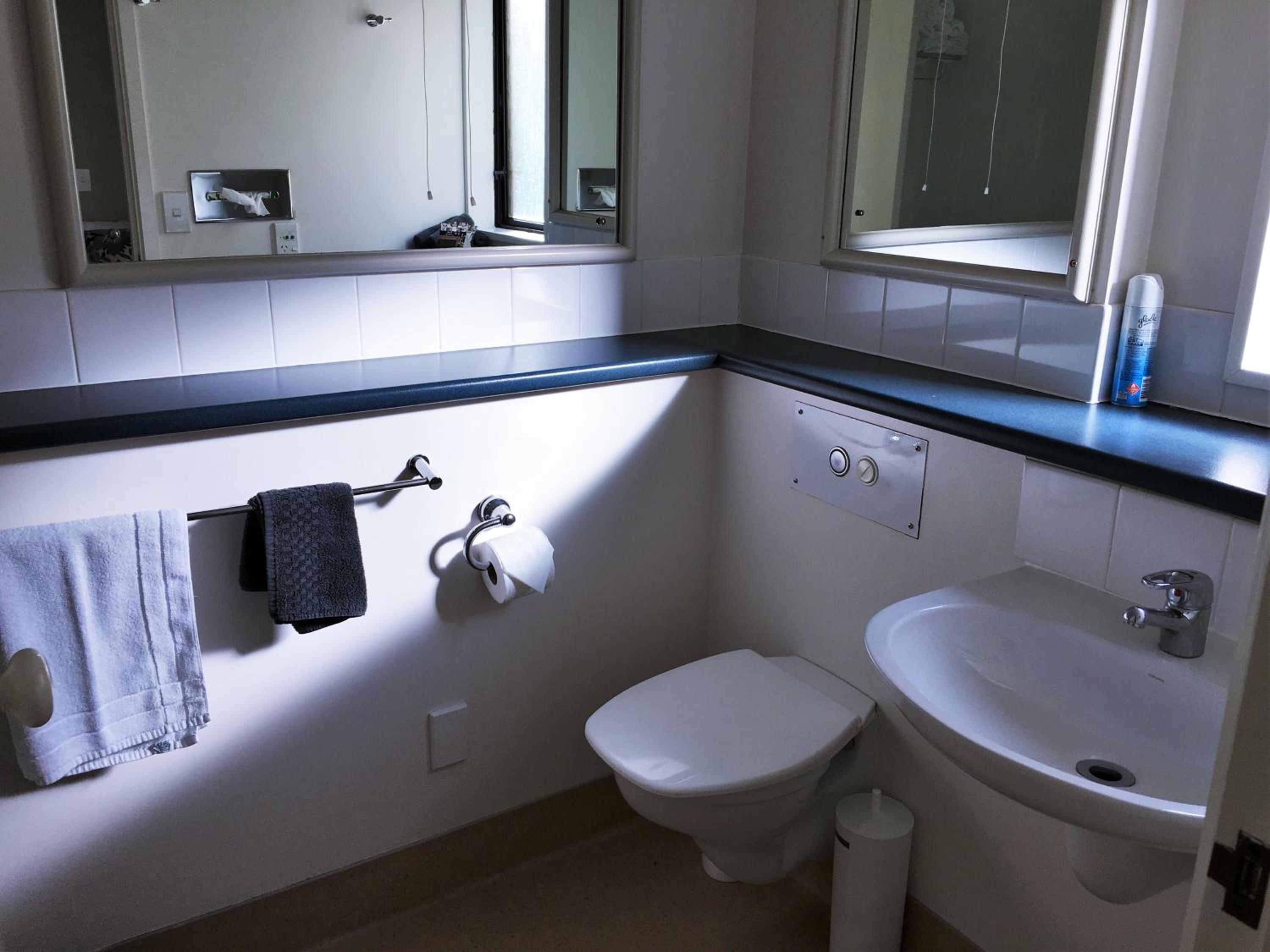 Large One-Bedroom Apartment - Photo 3