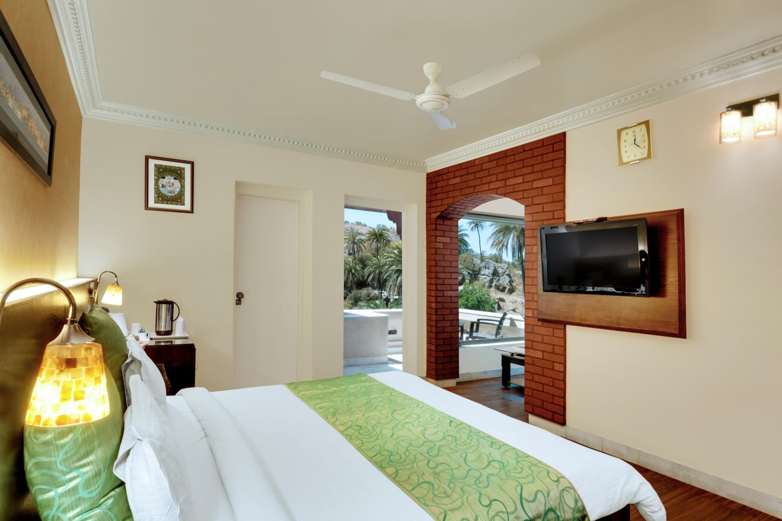 Double Room with Garden View photo 3