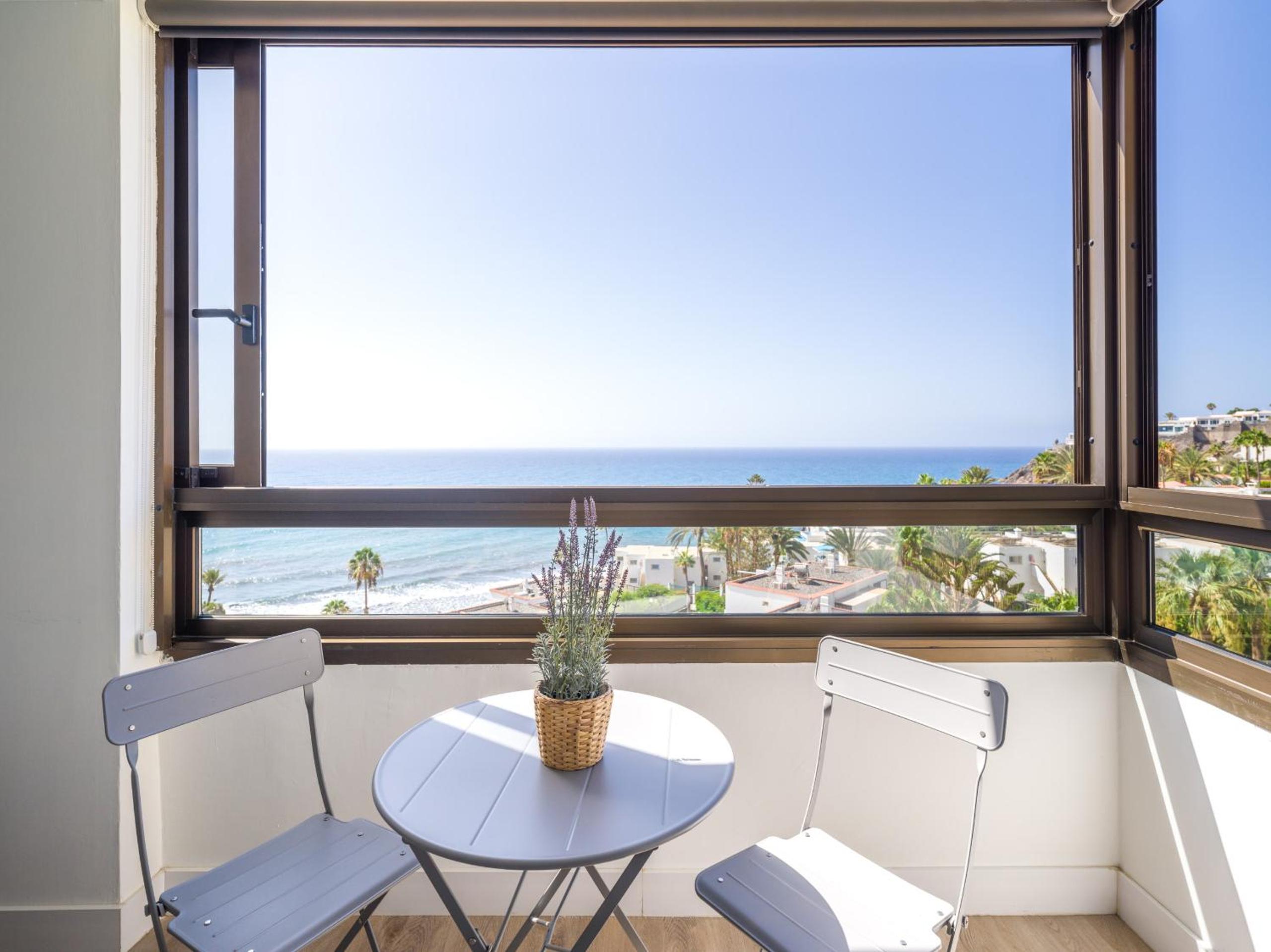 One-Bedroom Apartment with View photo 1
