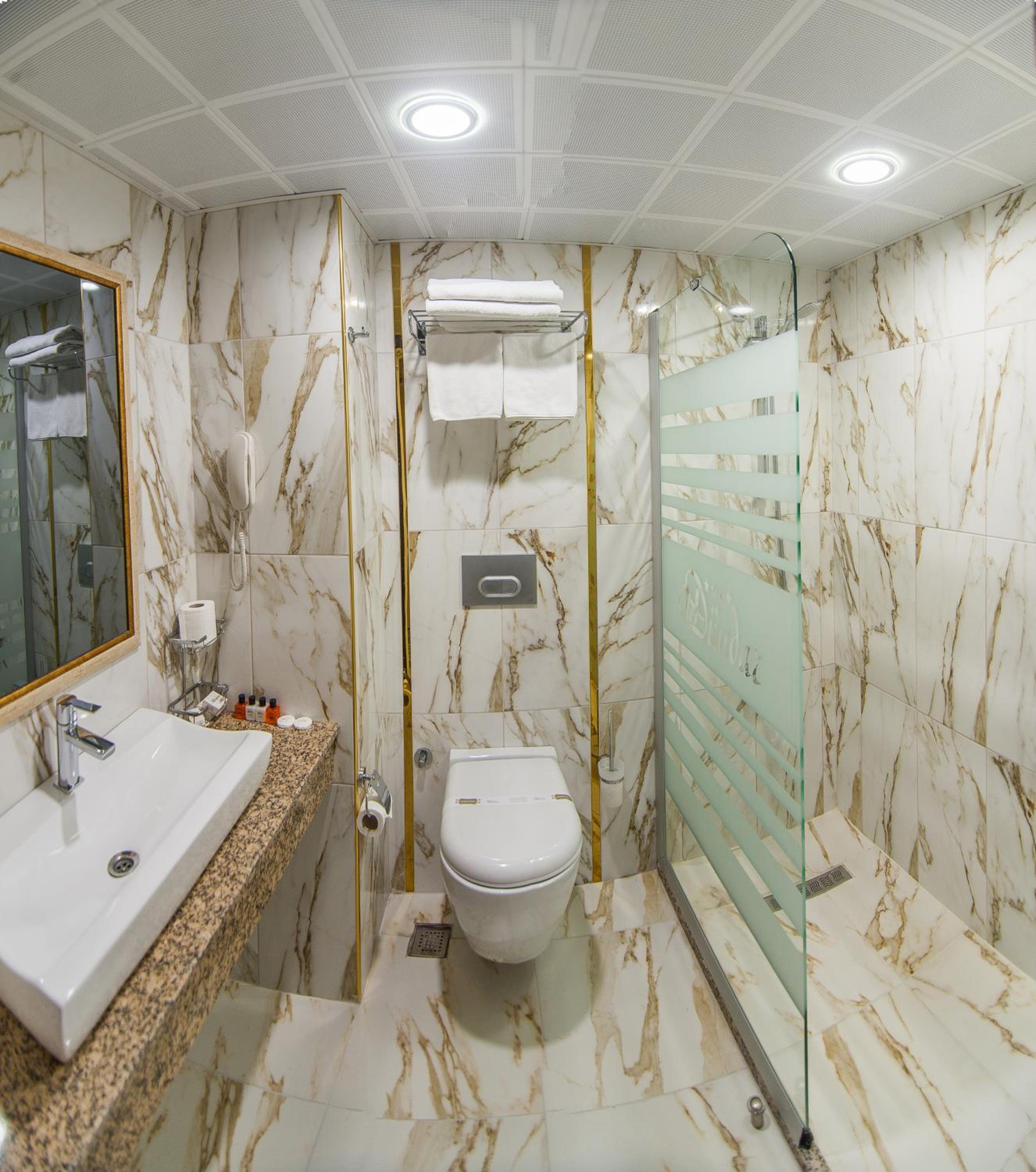 Deluxe King Room photo 3