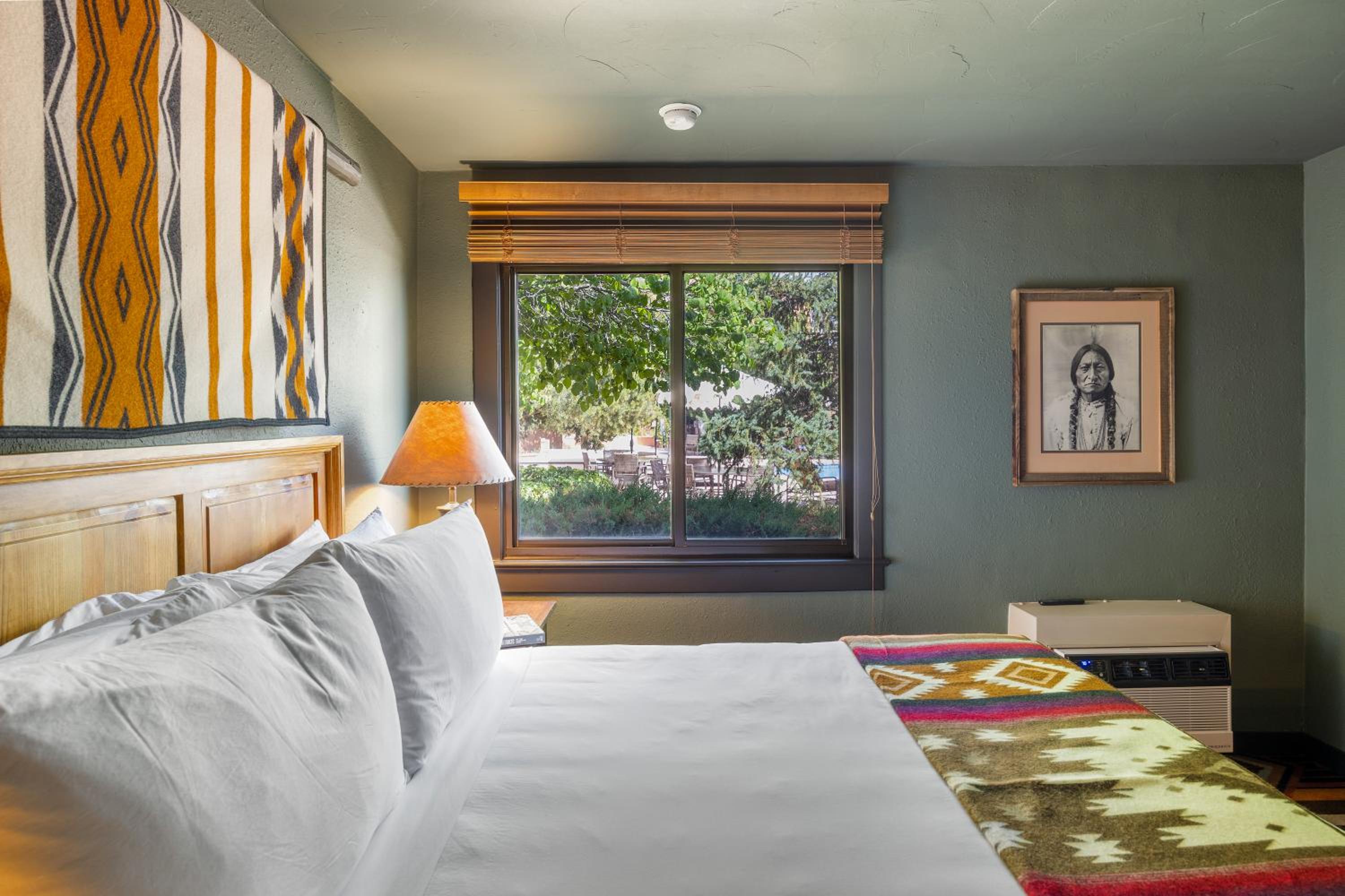Deluxe King Suite - Photo 3
