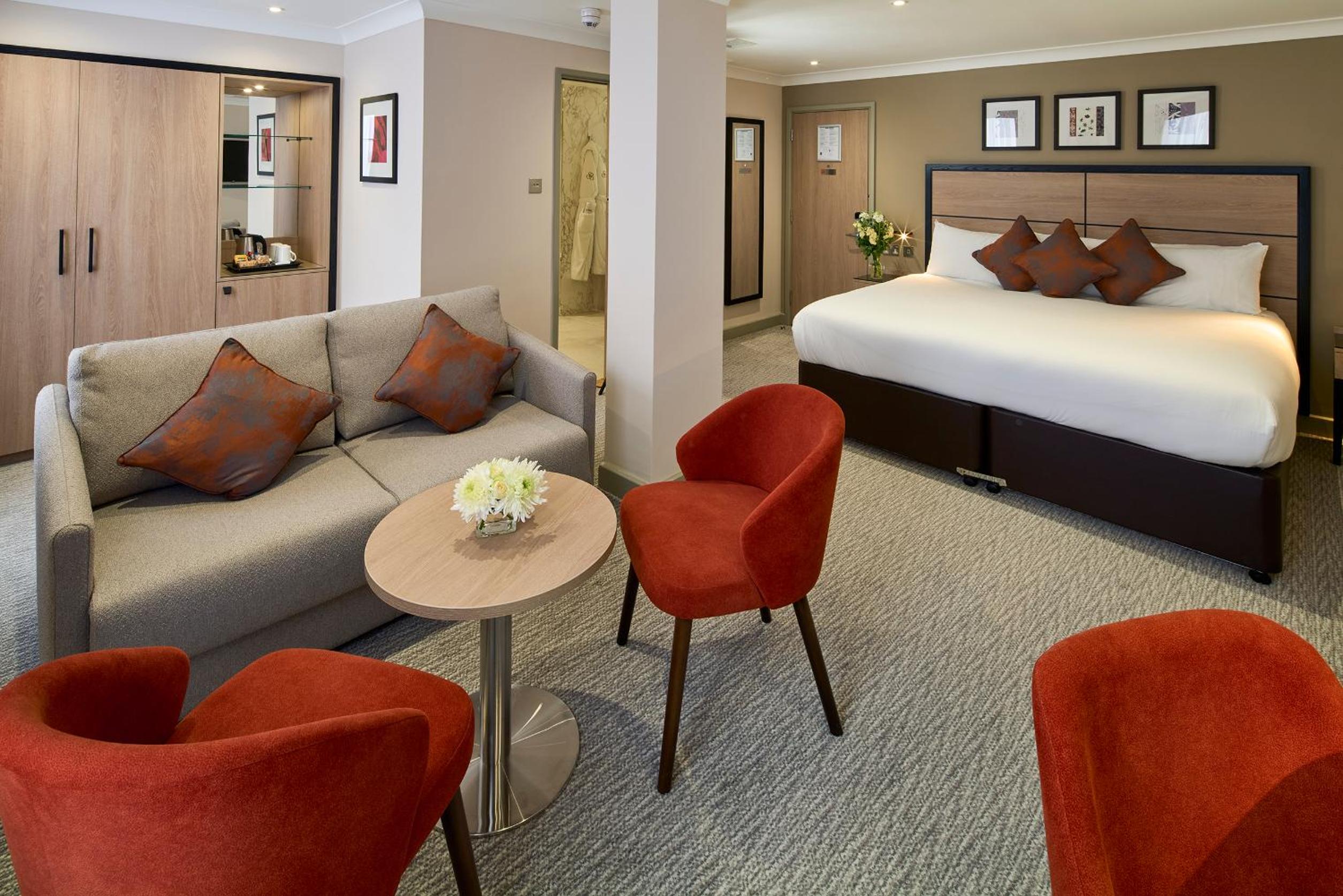 Deluxe King Room photo 2