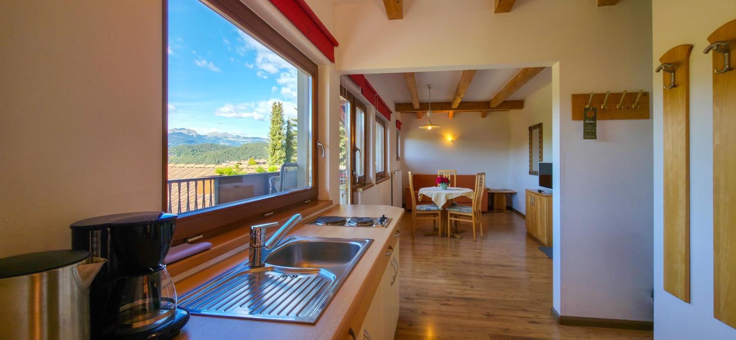 One-Bedroom Apartment with Balcony and Mountain View photo 1