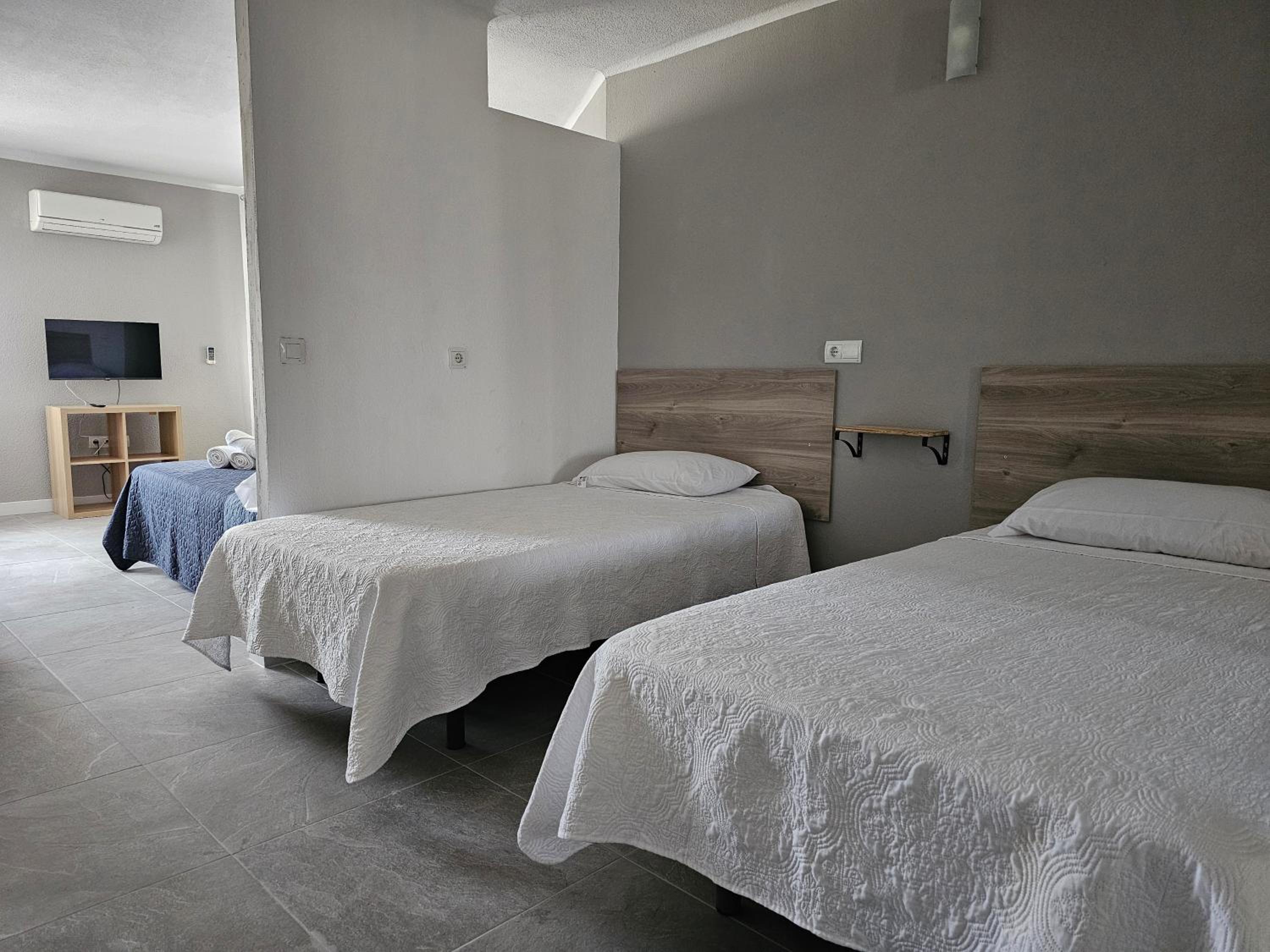 Deluxe Triple Room photo 2