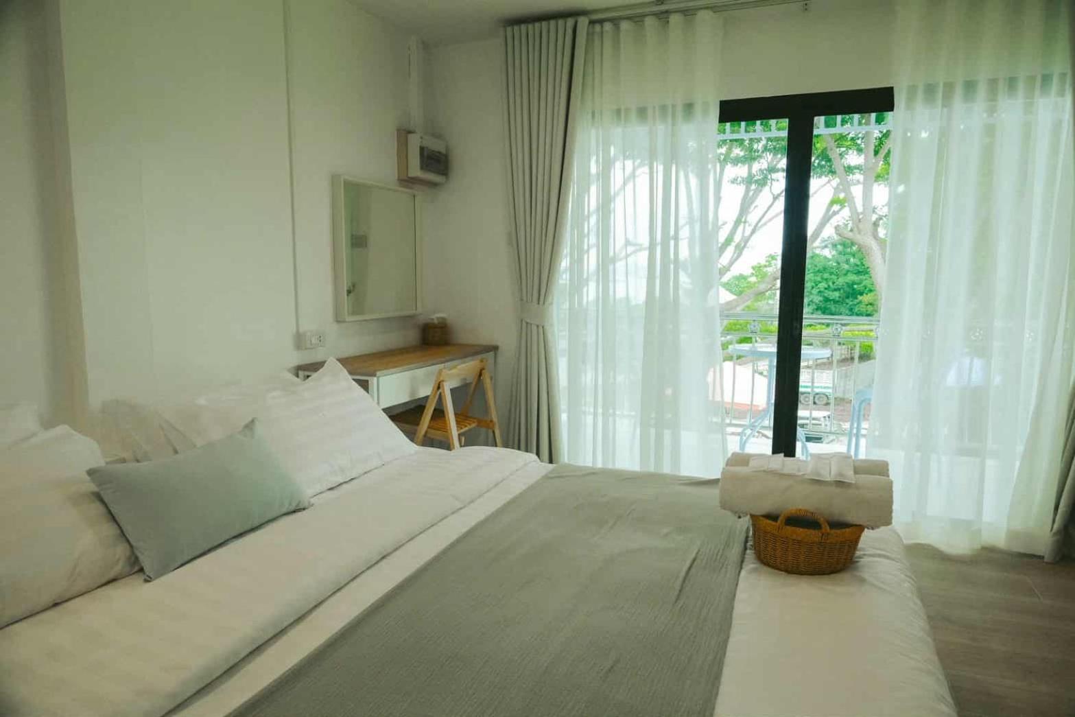 Deluxe Double Room with Balcony photo 1