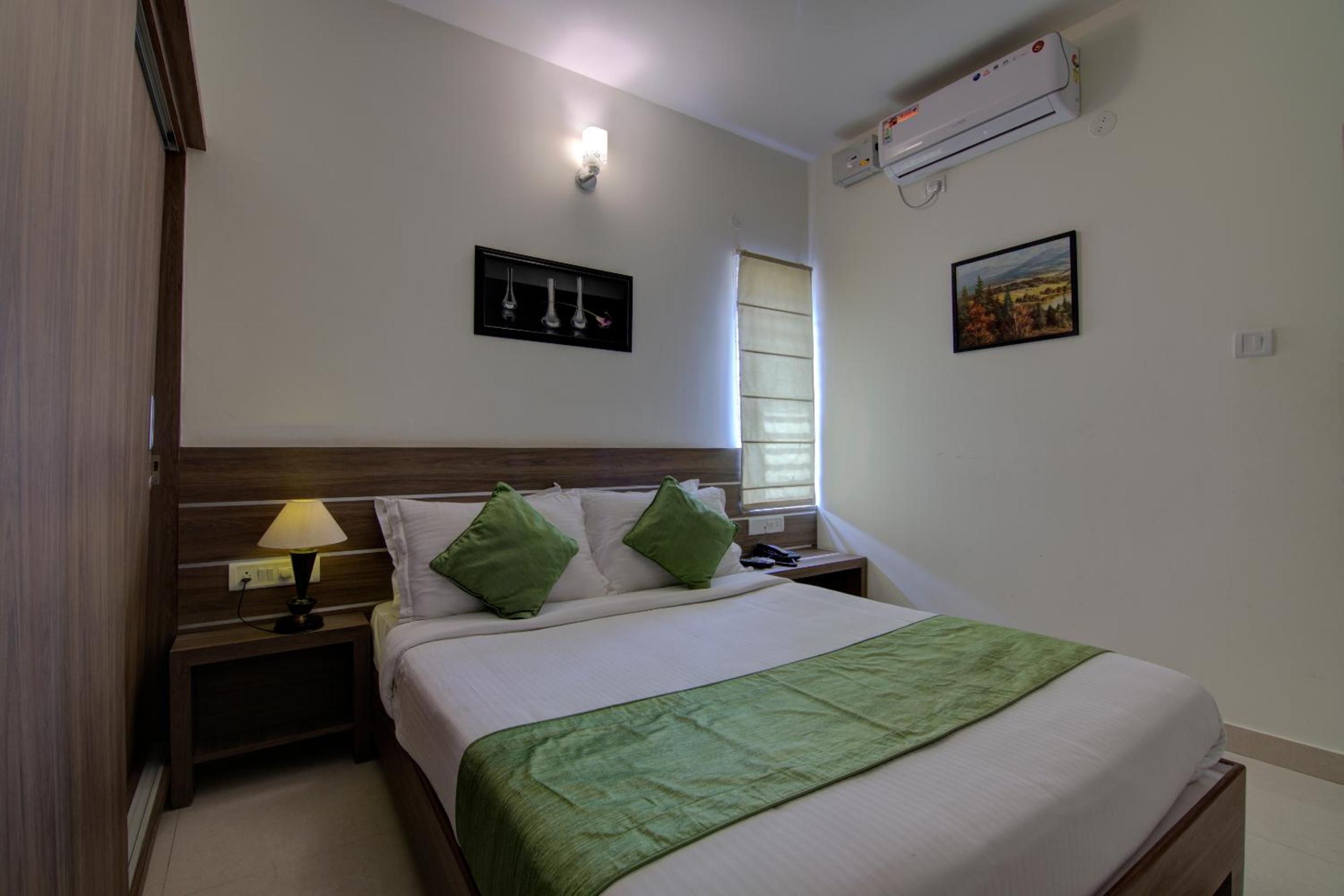 Deluxe One-Bedroom Apartment - Photo 19