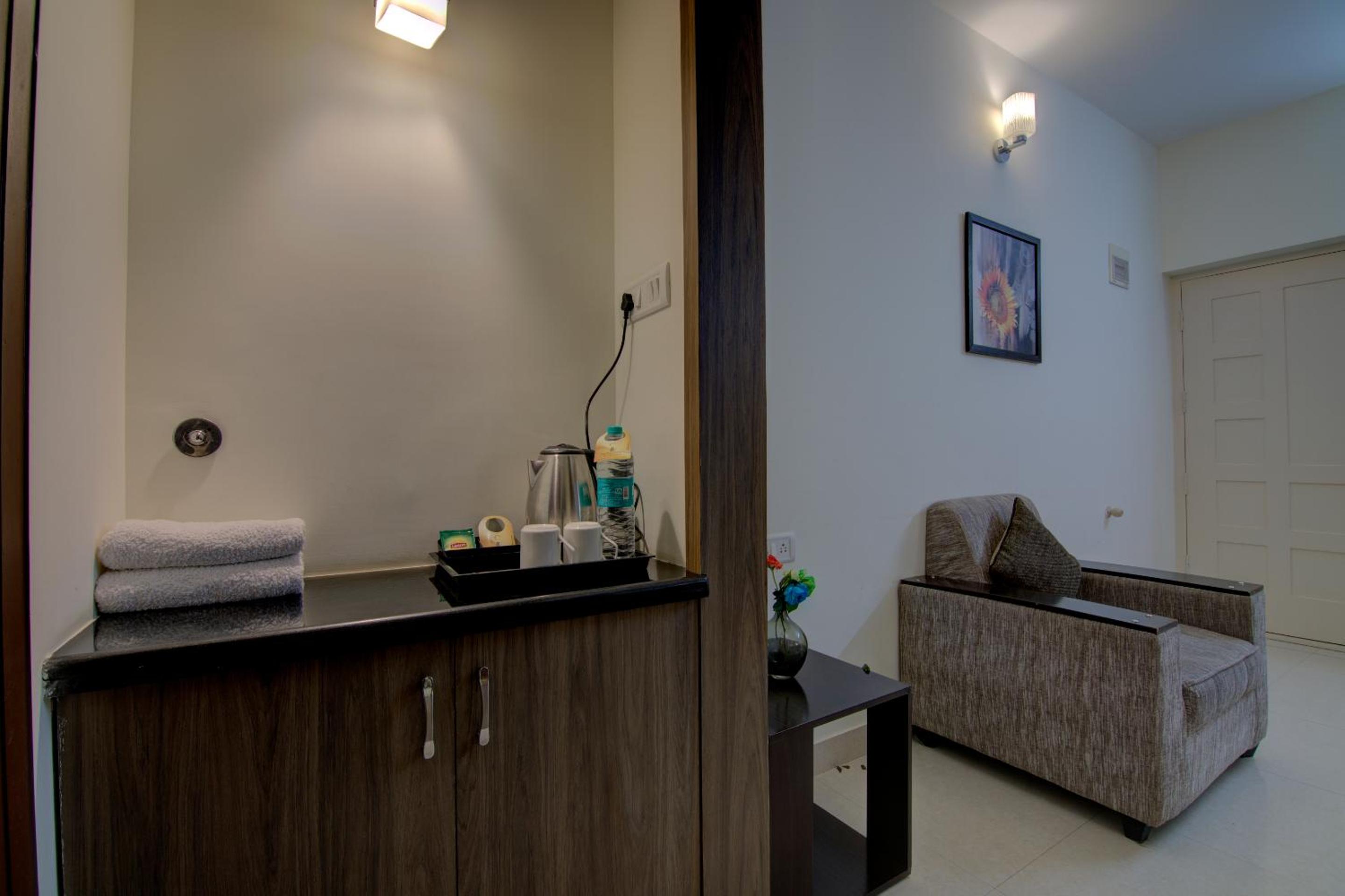 Deluxe One-Bedroom Apartment - Photo 16