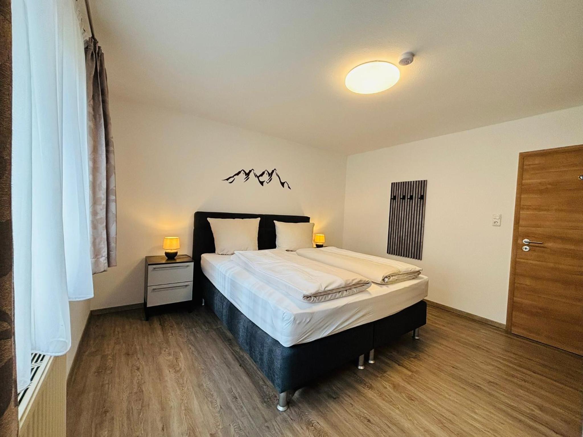 Two-Bedroom Apartment with Mountain View photo 3