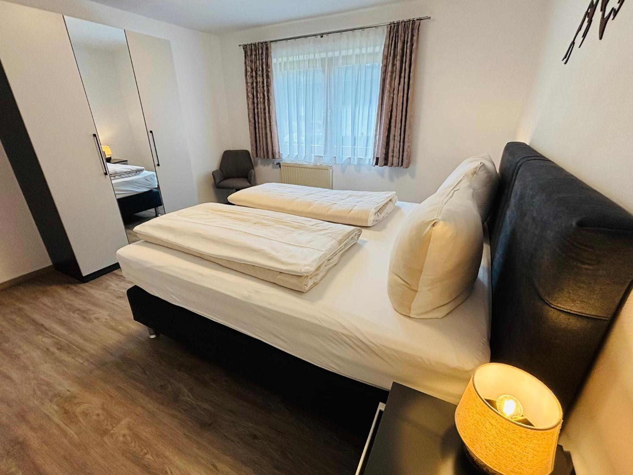 Two-Bedroom Apartment with Mountain View photo 2
