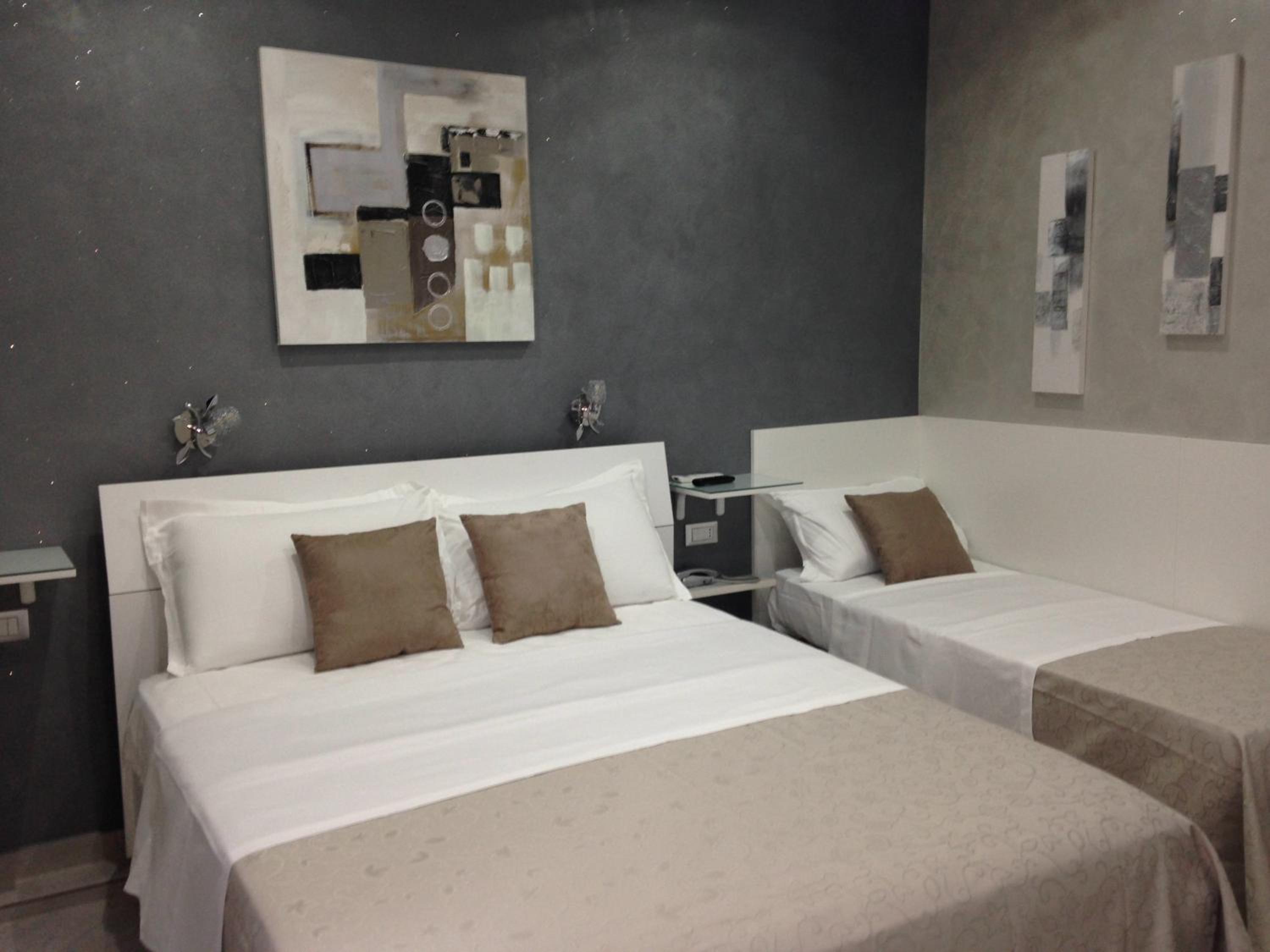 Deluxe Triple Room photo 2