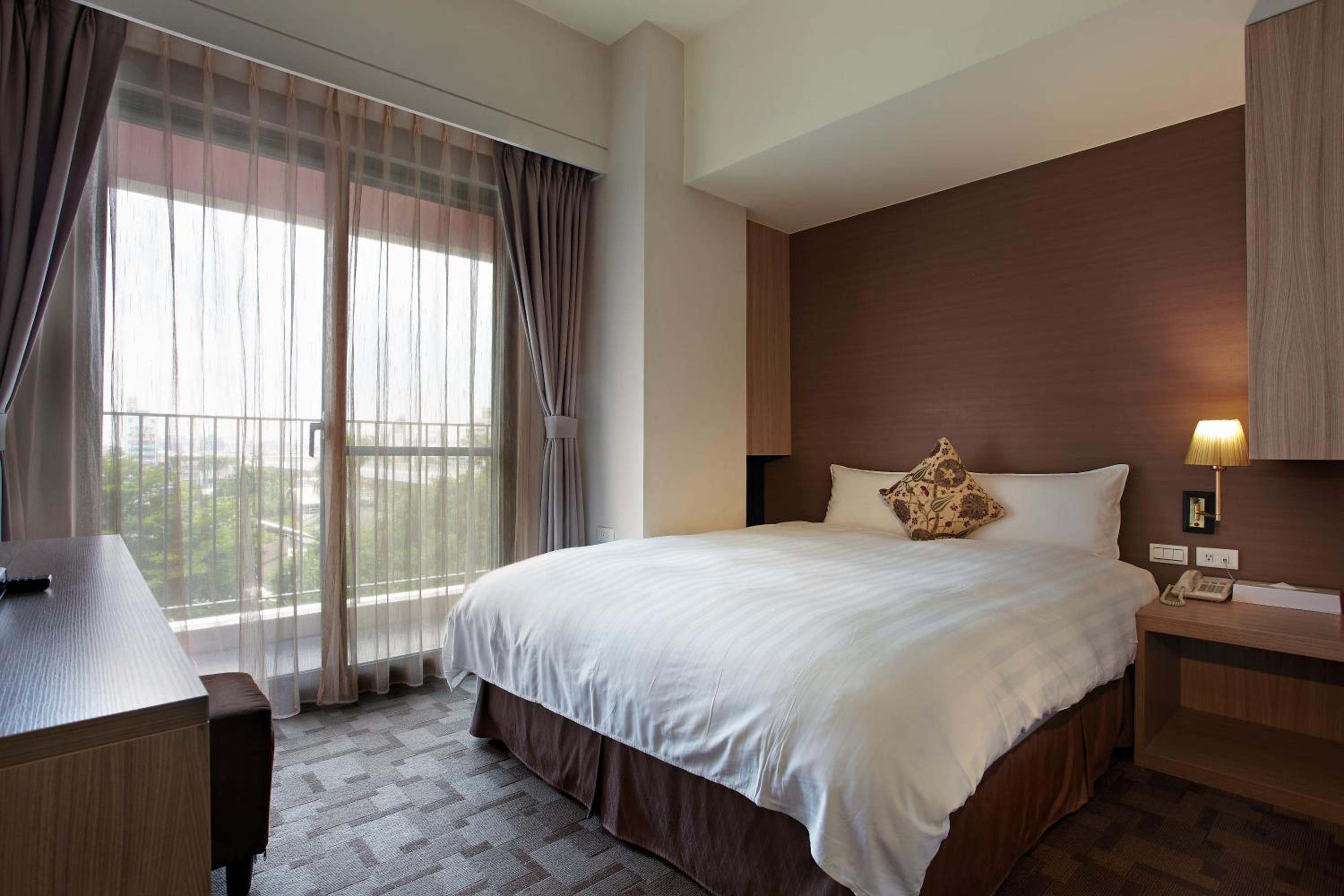 Double Room with Garden View and Balcony