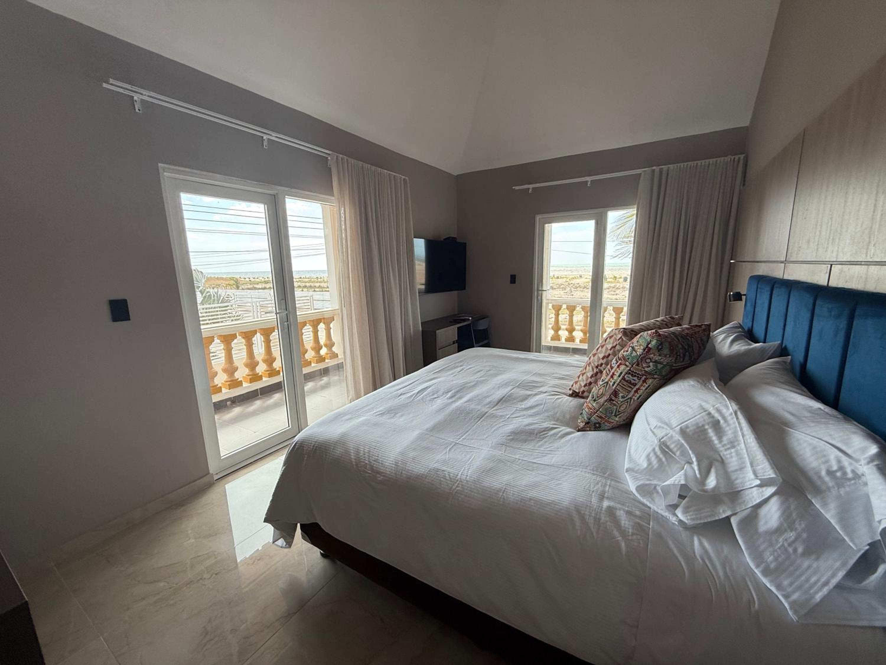 Superior Suite with Sea View photo 3