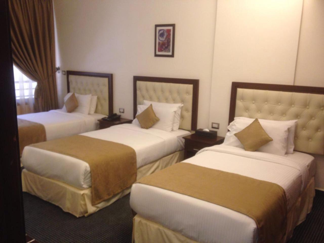 Executive Club Triple Room - Photo 3