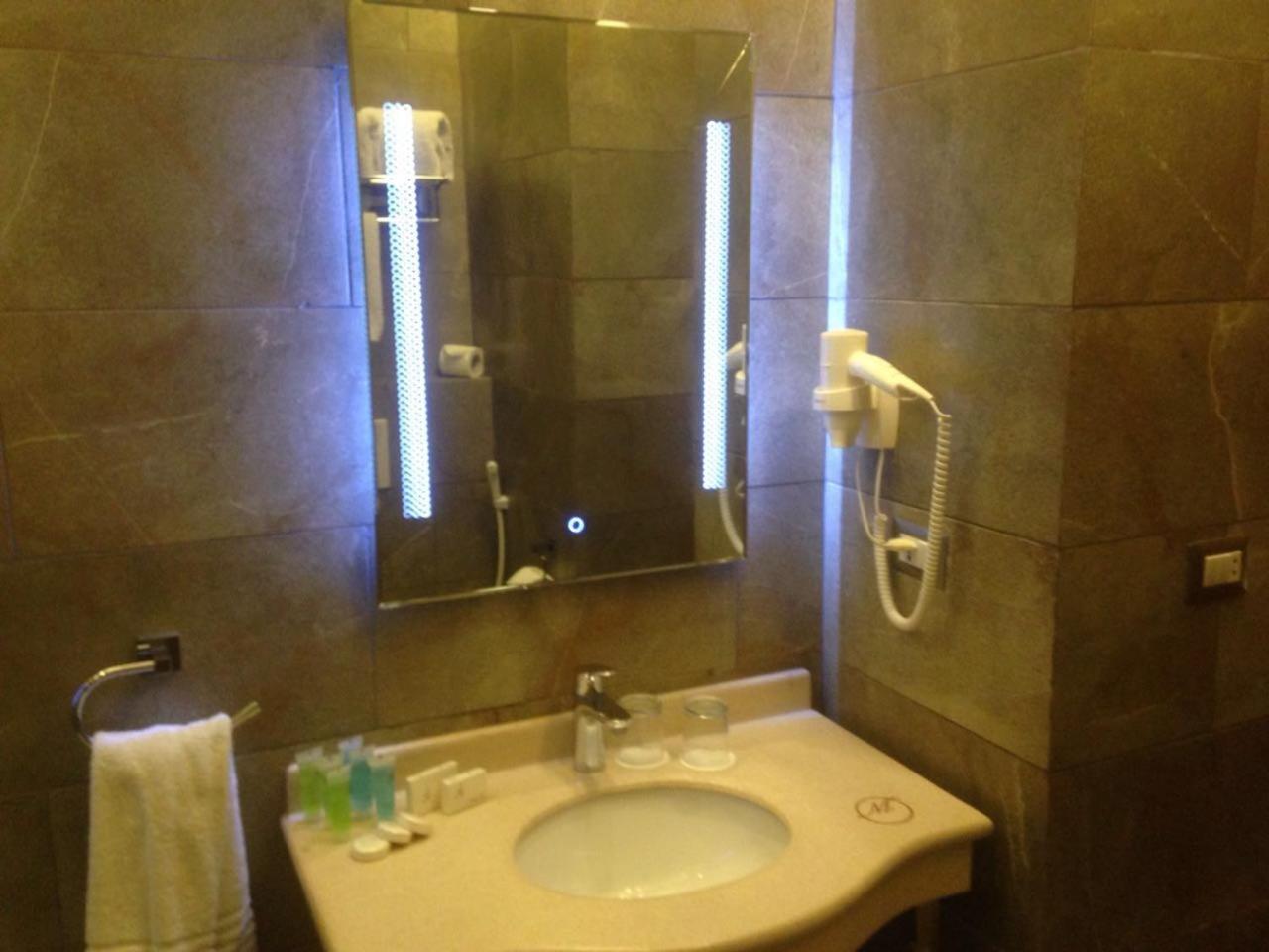 Deluxe Twin Room - Photo 4