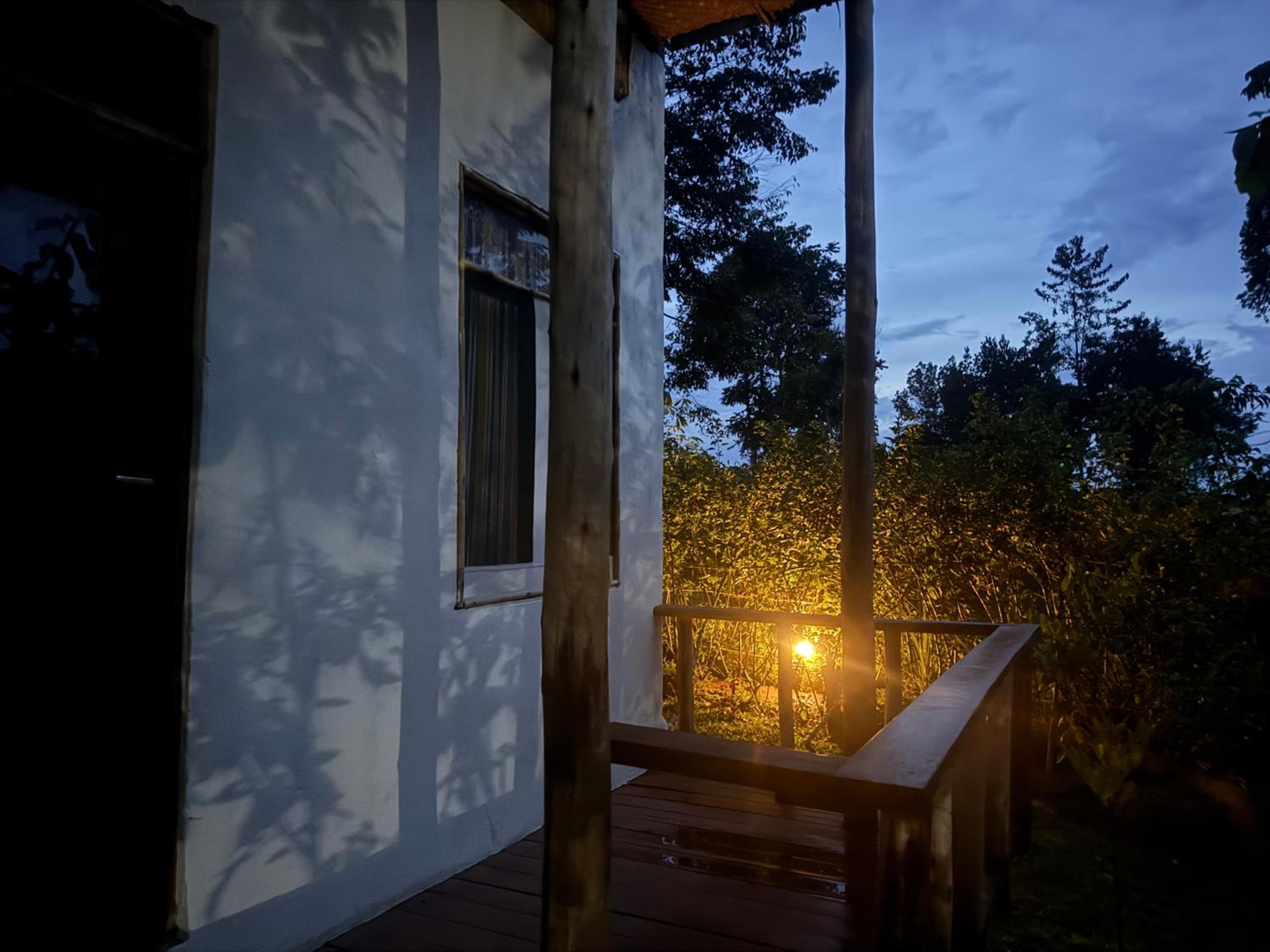 Deluxe Double Room with Balcony photo 2