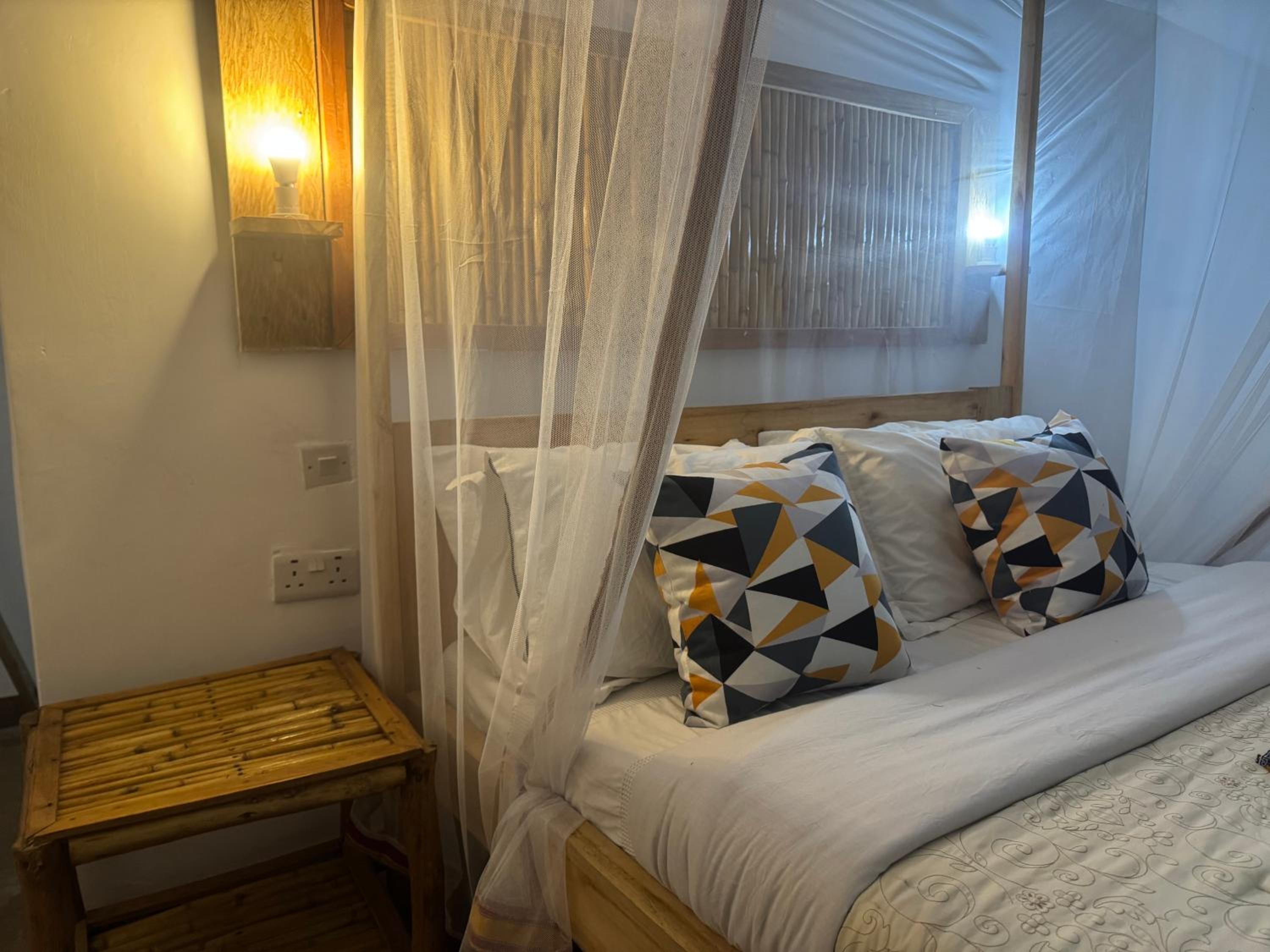 Deluxe Double Room with Balcony photo 3