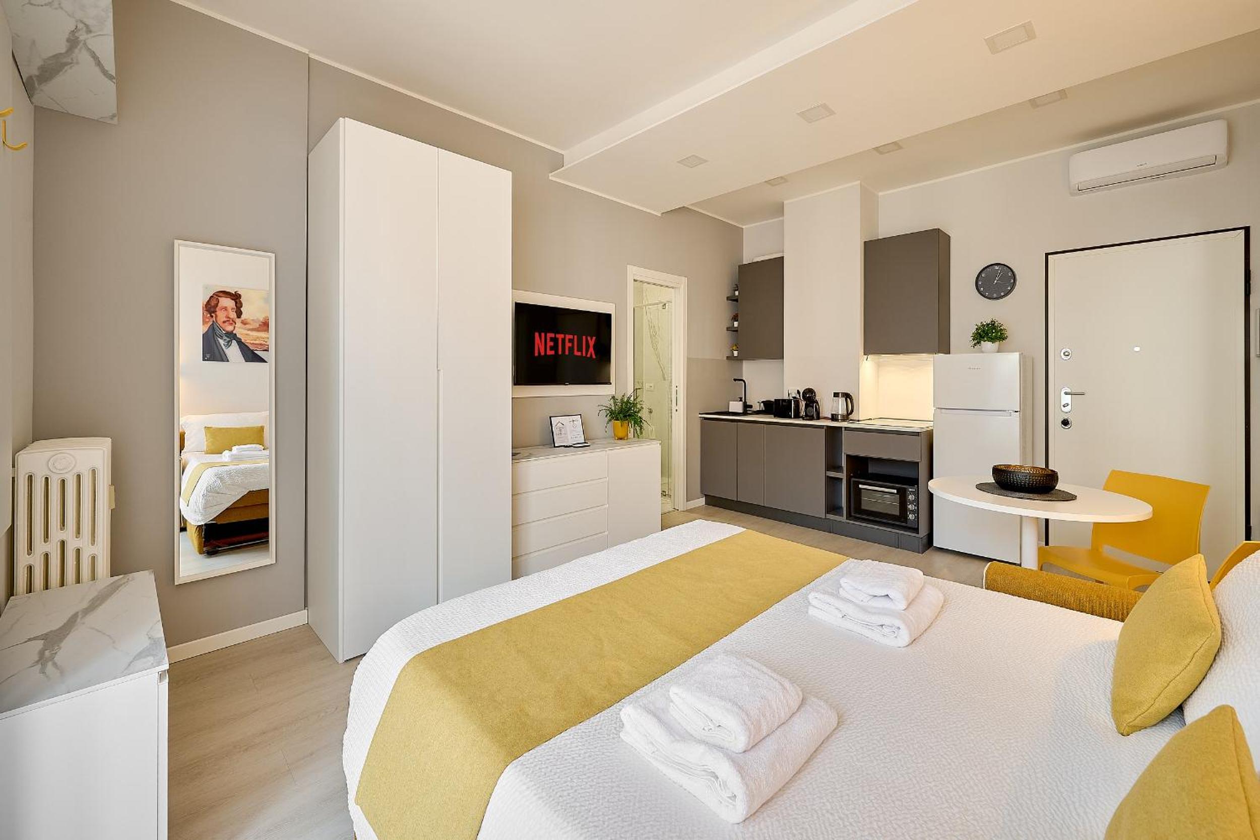 Two-Bedroom Deluxe Apartment with Balcony