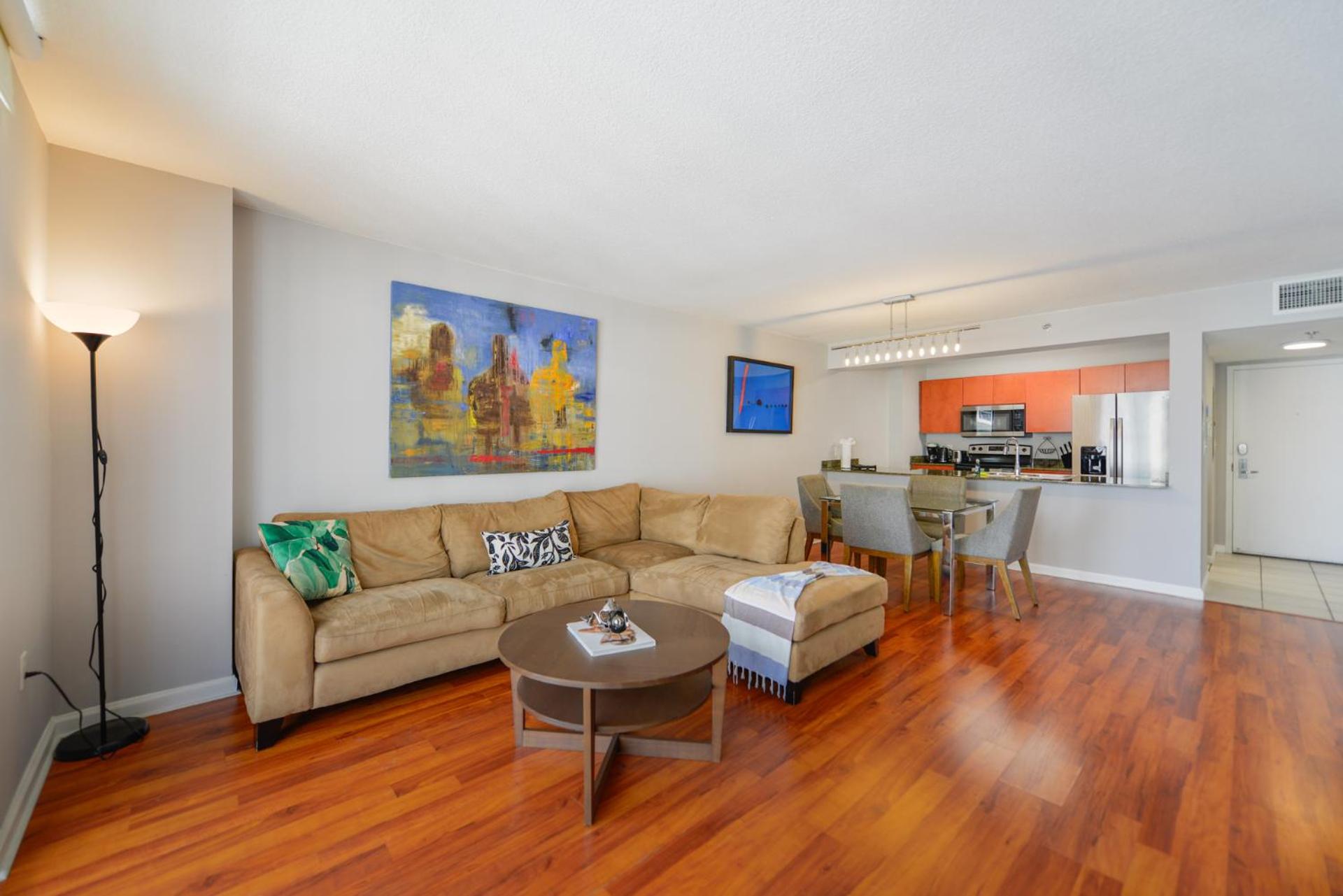 Apartment with Balcony photo 3