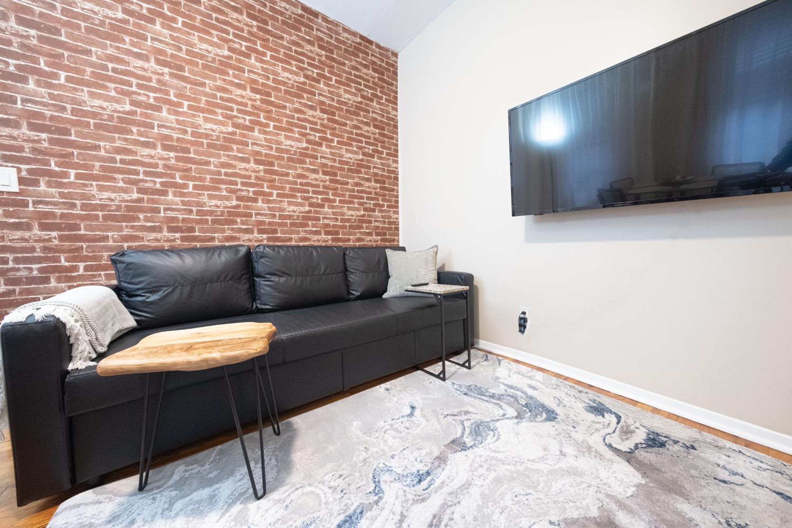Apartment photo 2