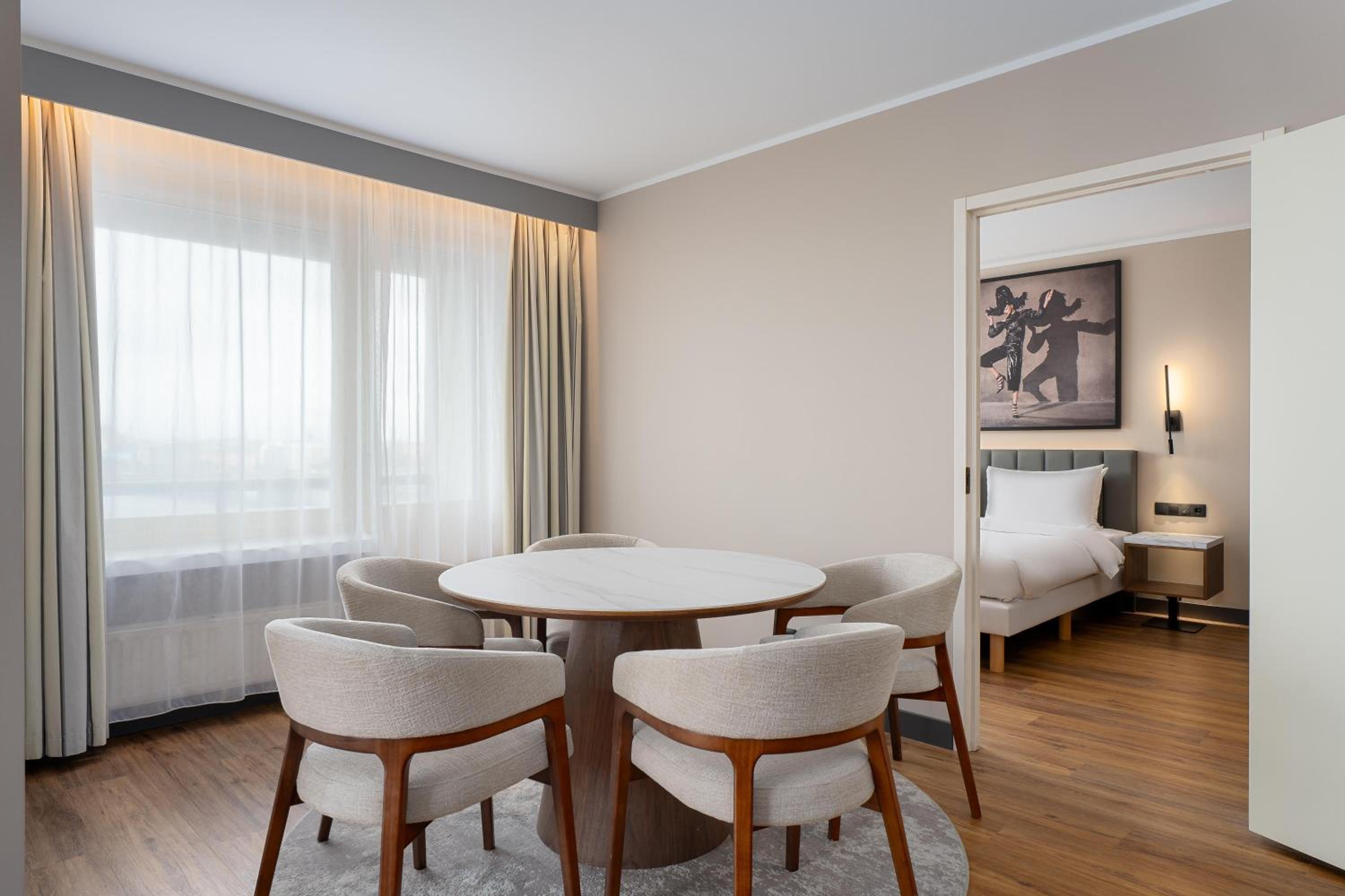 One-Bedroom Suite with Spa Access photo 2
