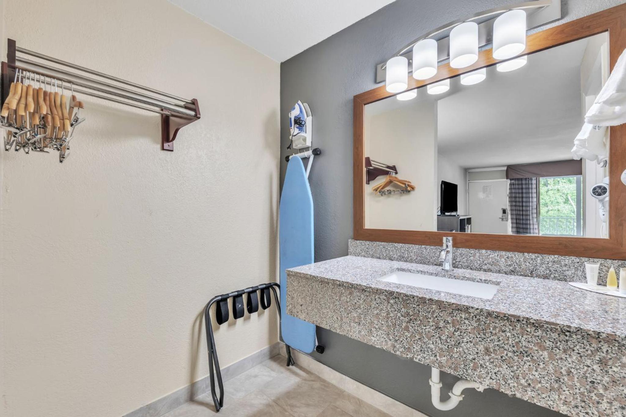 Suite with Two Double Beds - Non-Smoking