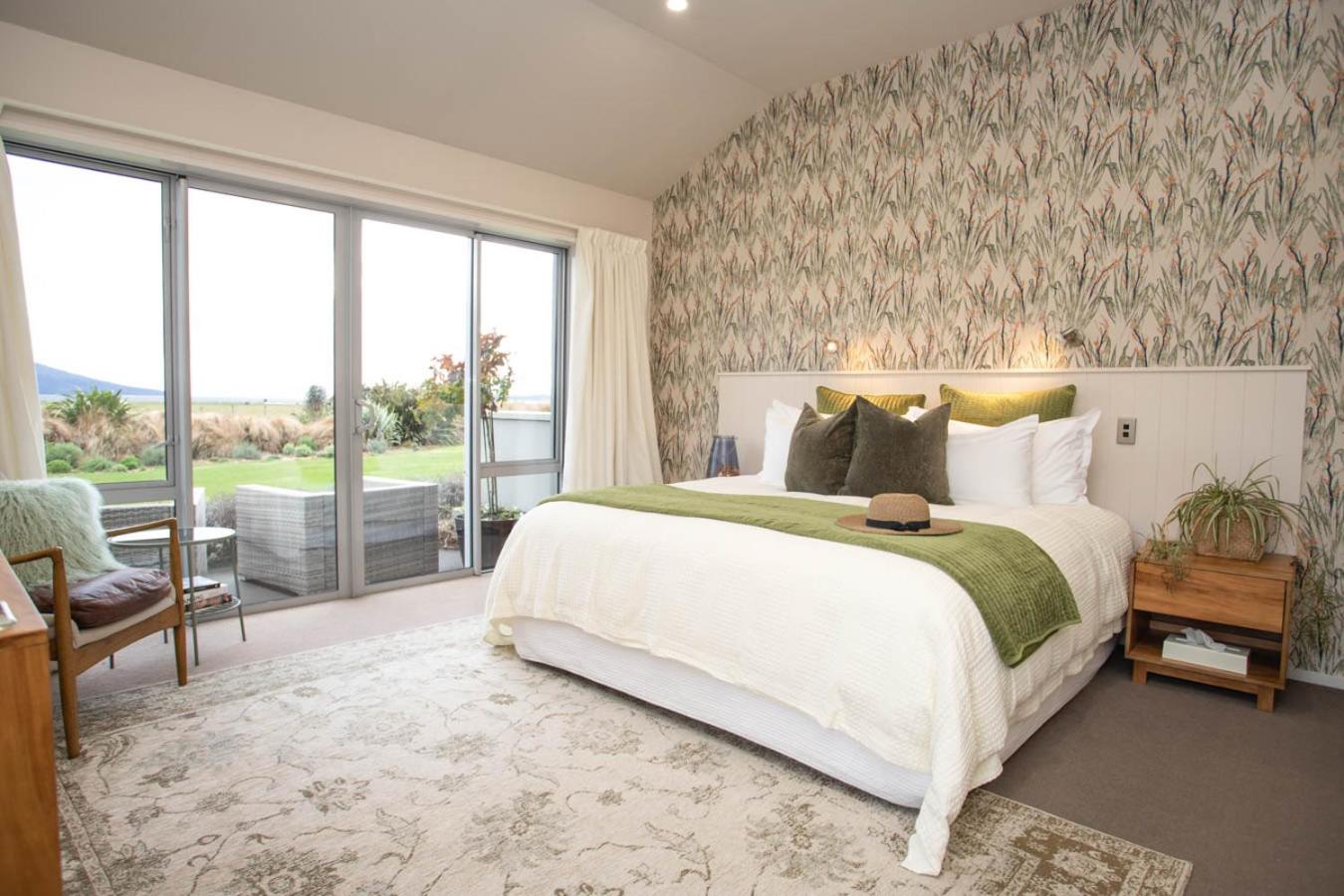 Deluxe Double Room with Bath photo 3