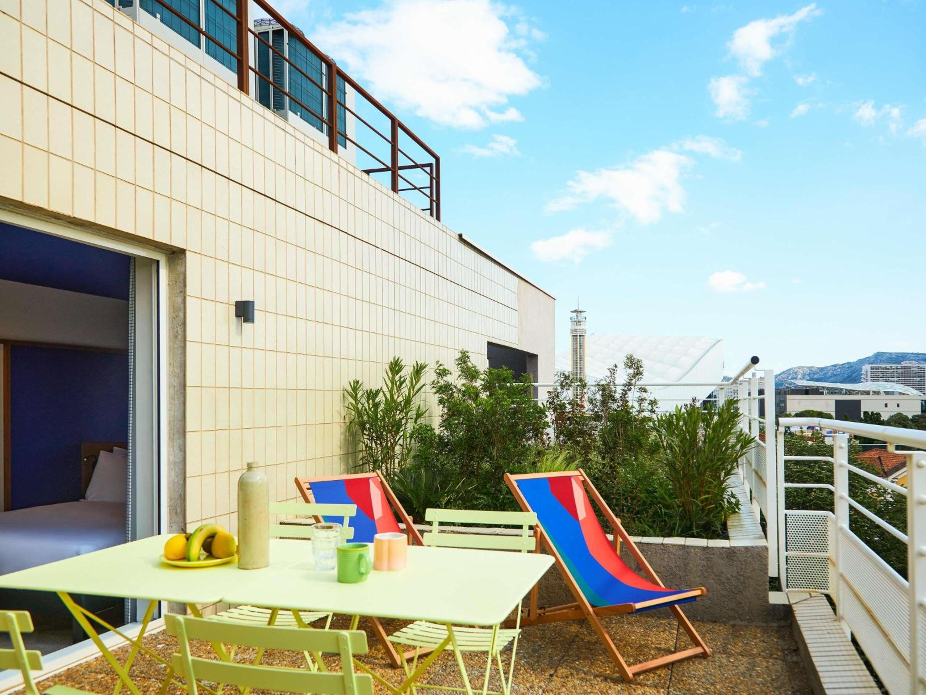 Super Pop Room – Double Terraces – 1 Double Bed Velodrome Stadium View photo 3